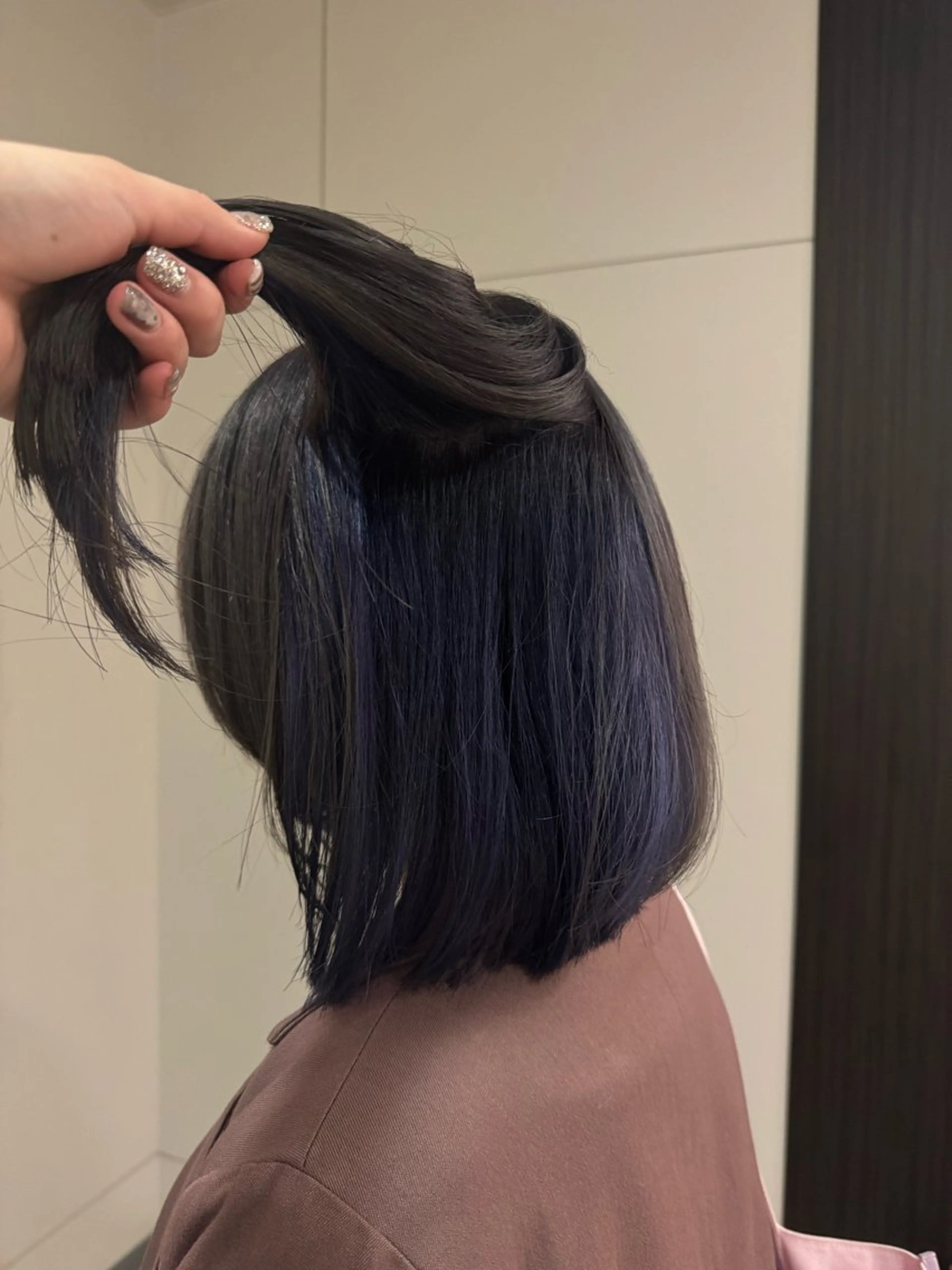 カラー 新村 美咲のヘアスタイル