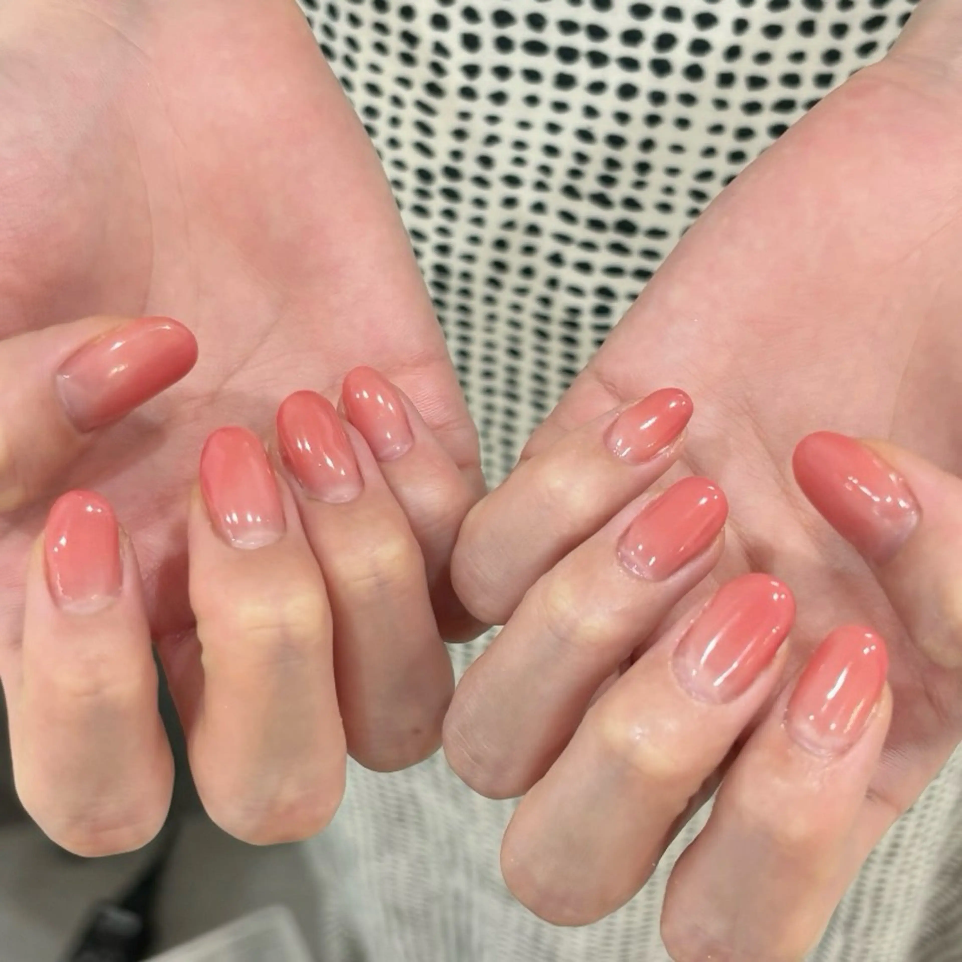 ネイル グラデーション ＿white所属・_white 上本町のネイルデザイン