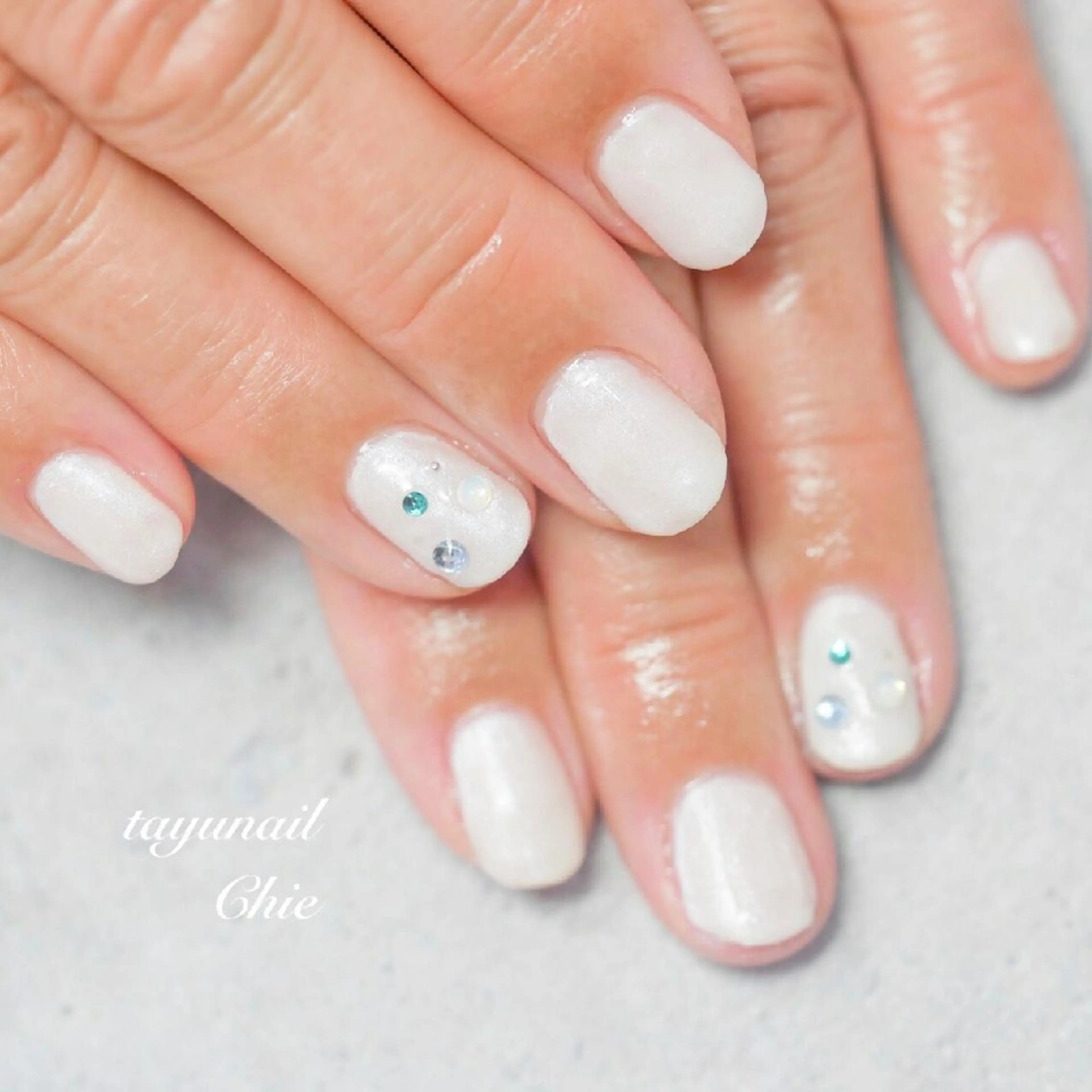 ネイル ブルー ジェルネイル キラキラネイル ワンカラーネイル パラジェル ネイルサロン 【たゆnail】のネイルデザイン