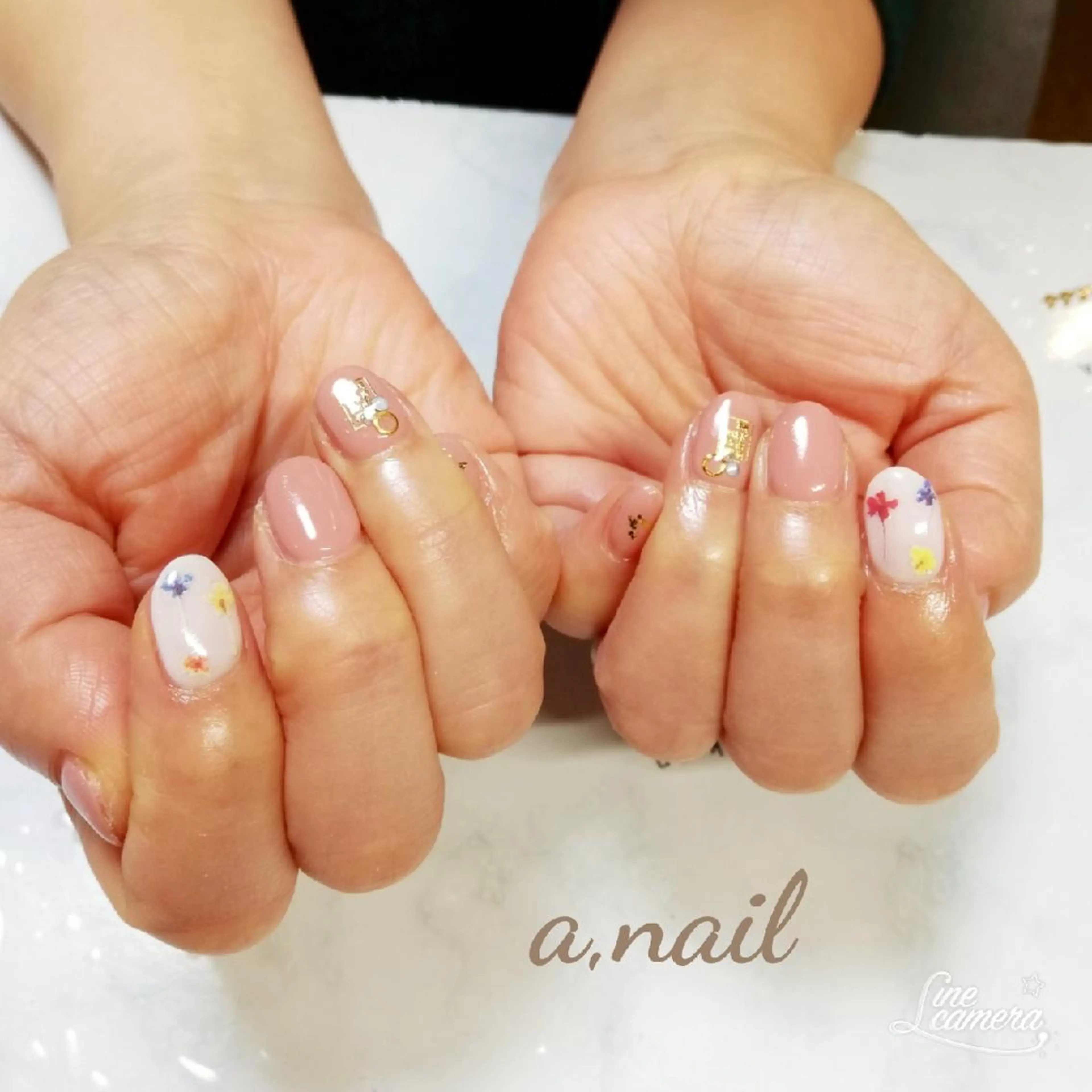 ネイル フットネイル ジェルネイル グラデーション ワンカラーネイル シンプルネイル ハンドネイル ネイルサロン エーネイルのネイルデザイン