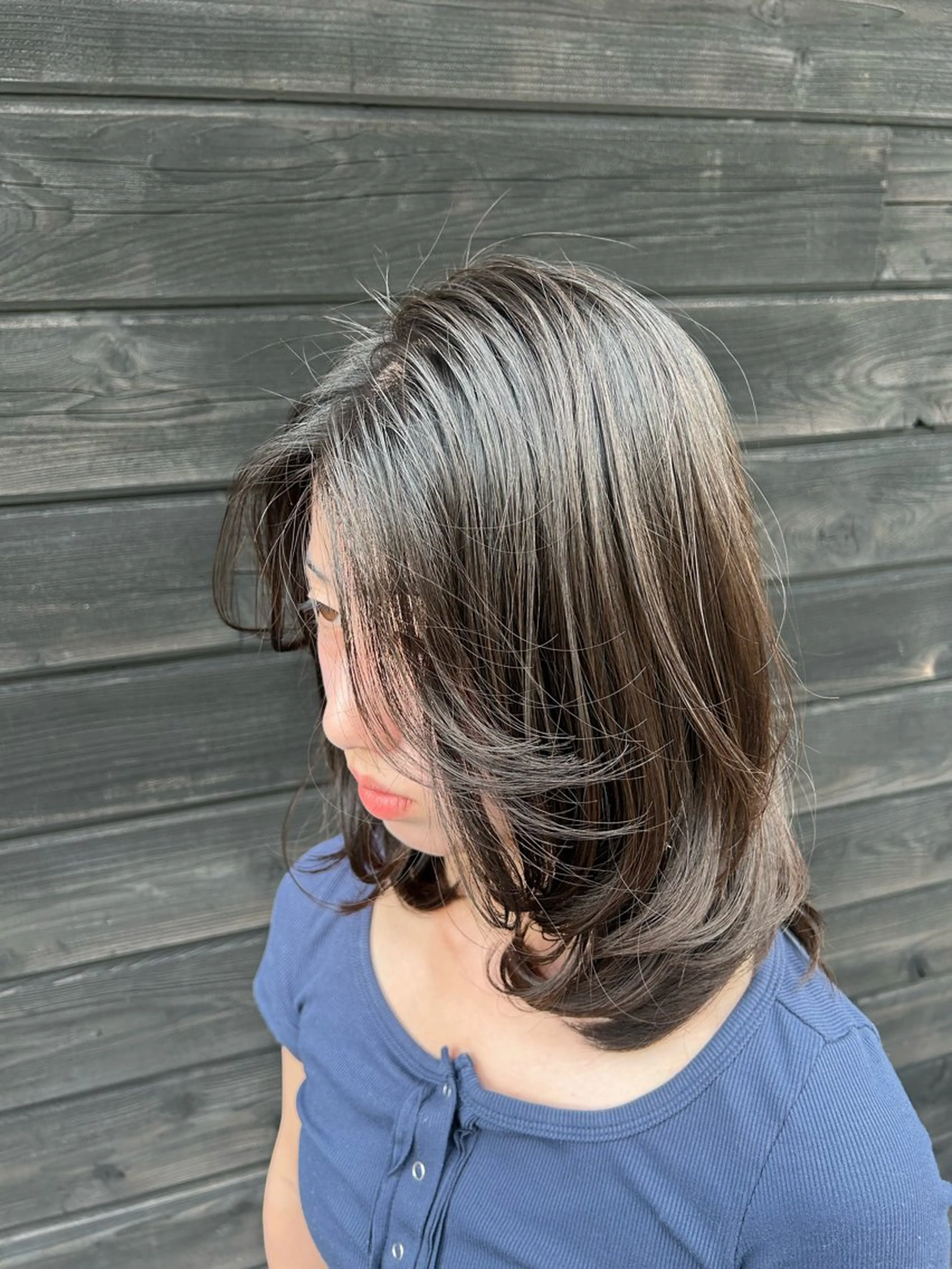 ミディアム 顔まわりレイヤー 顔周りカット レイヤーカット カット トリートメント nui【茨木】本多 莉果子のヘアスタイル