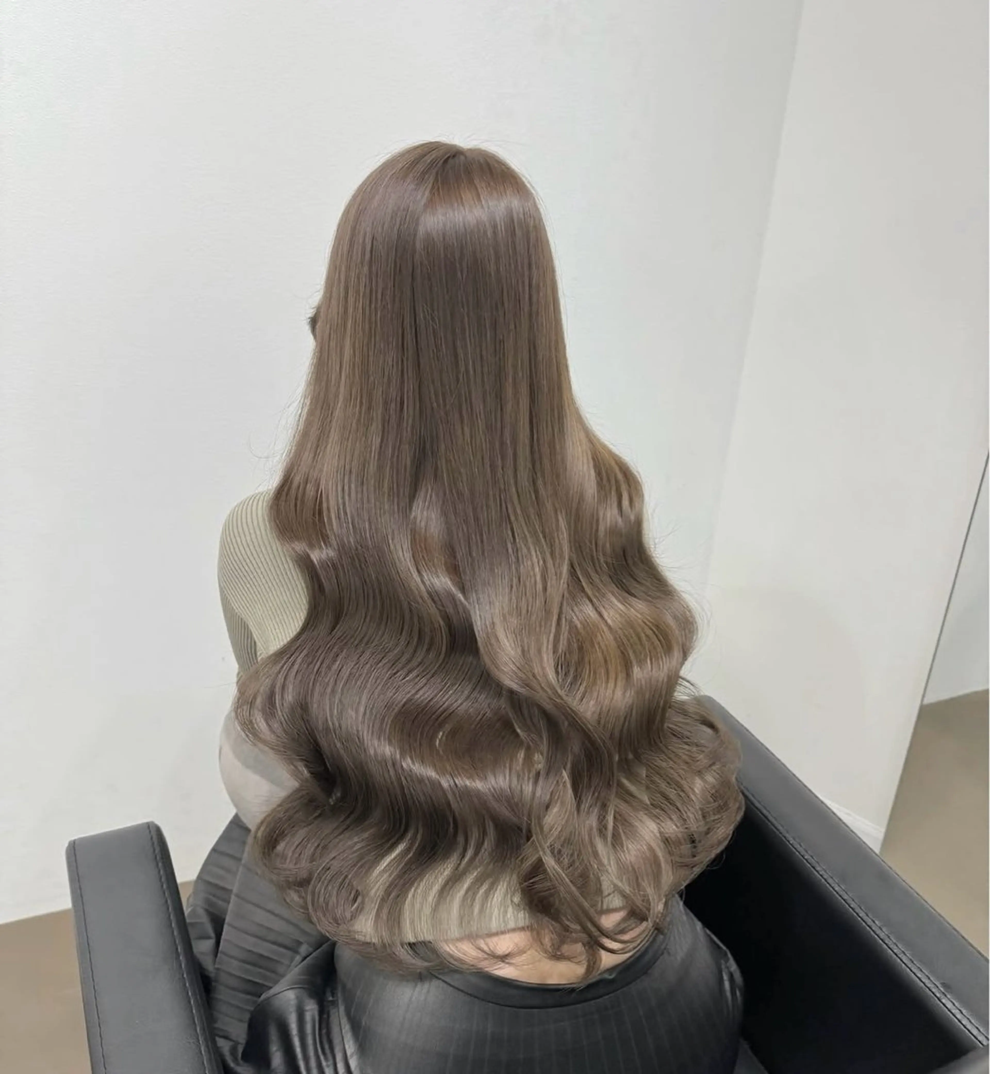 ロング カラー ヘアカラー トリートメント 【ioe 岡本】 🎀NOKO🎀のヘアスタイル