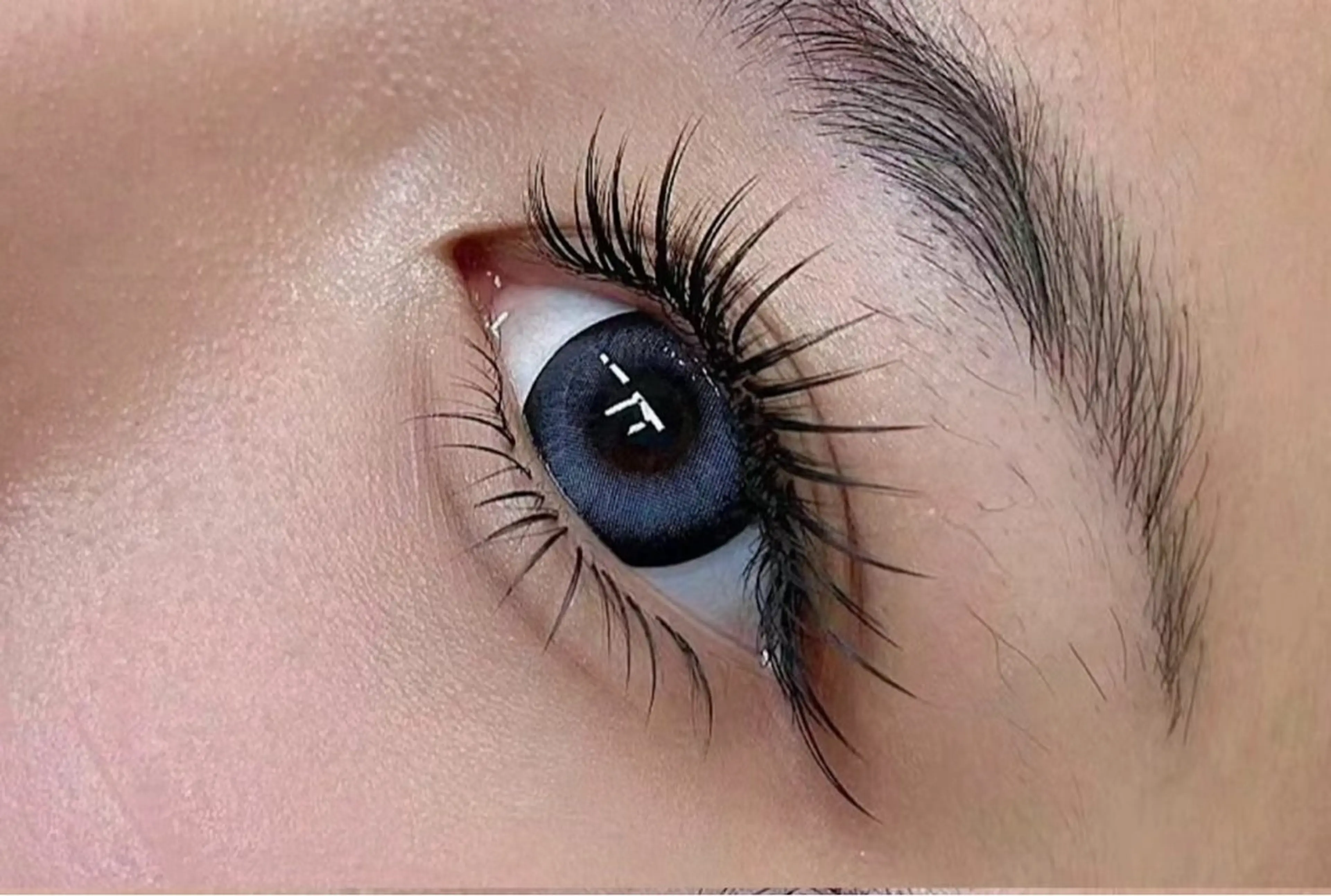 マツエク・マツパ 付け放題 バインドロック 束感まつ毛 フラットラッシュ ナチュラル ラッキーネイルサロン 西川口東口店のネイルデザイン