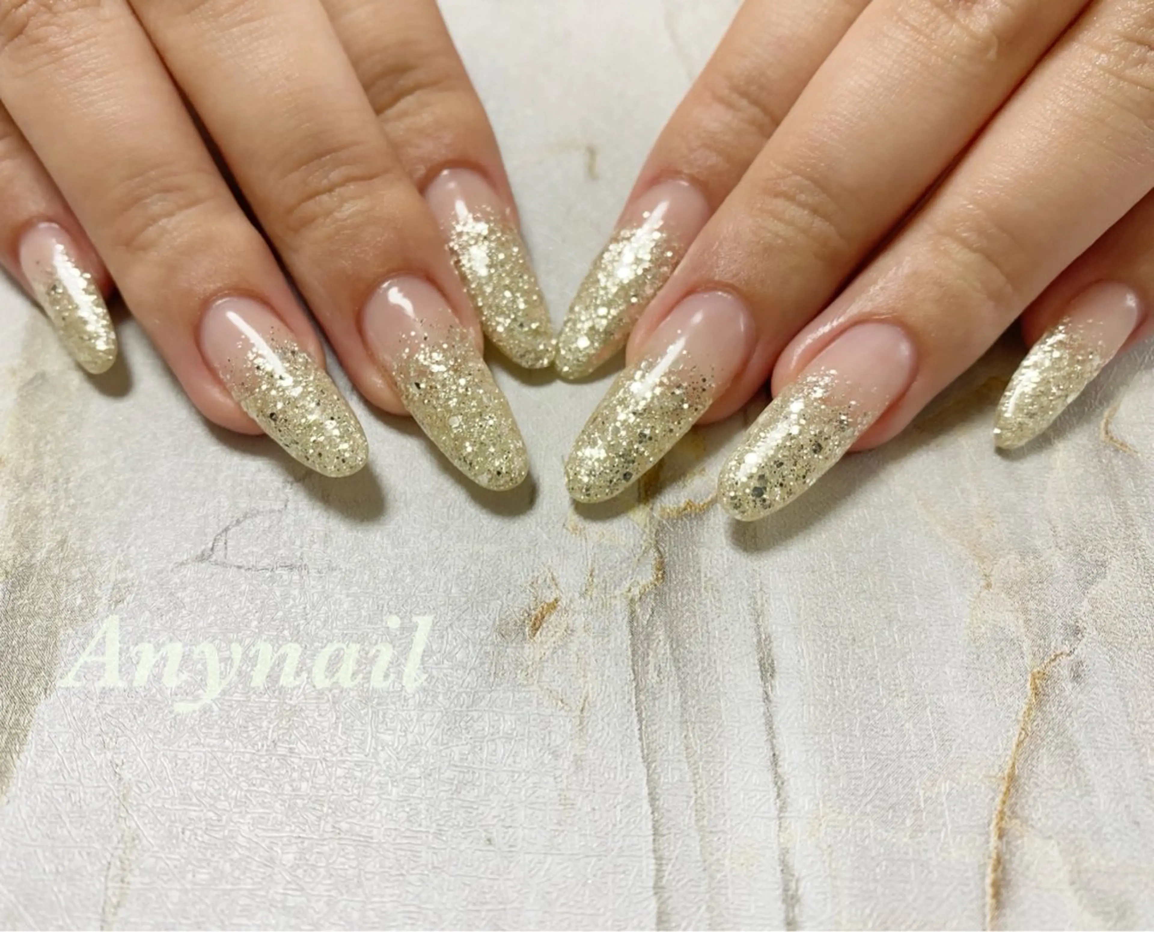 ネイル ブルー グラデーション キラキラネイル ラメ(グリッター) ラメグラデーション ハンドネイル 岩澤 恵子のネイルデザイン