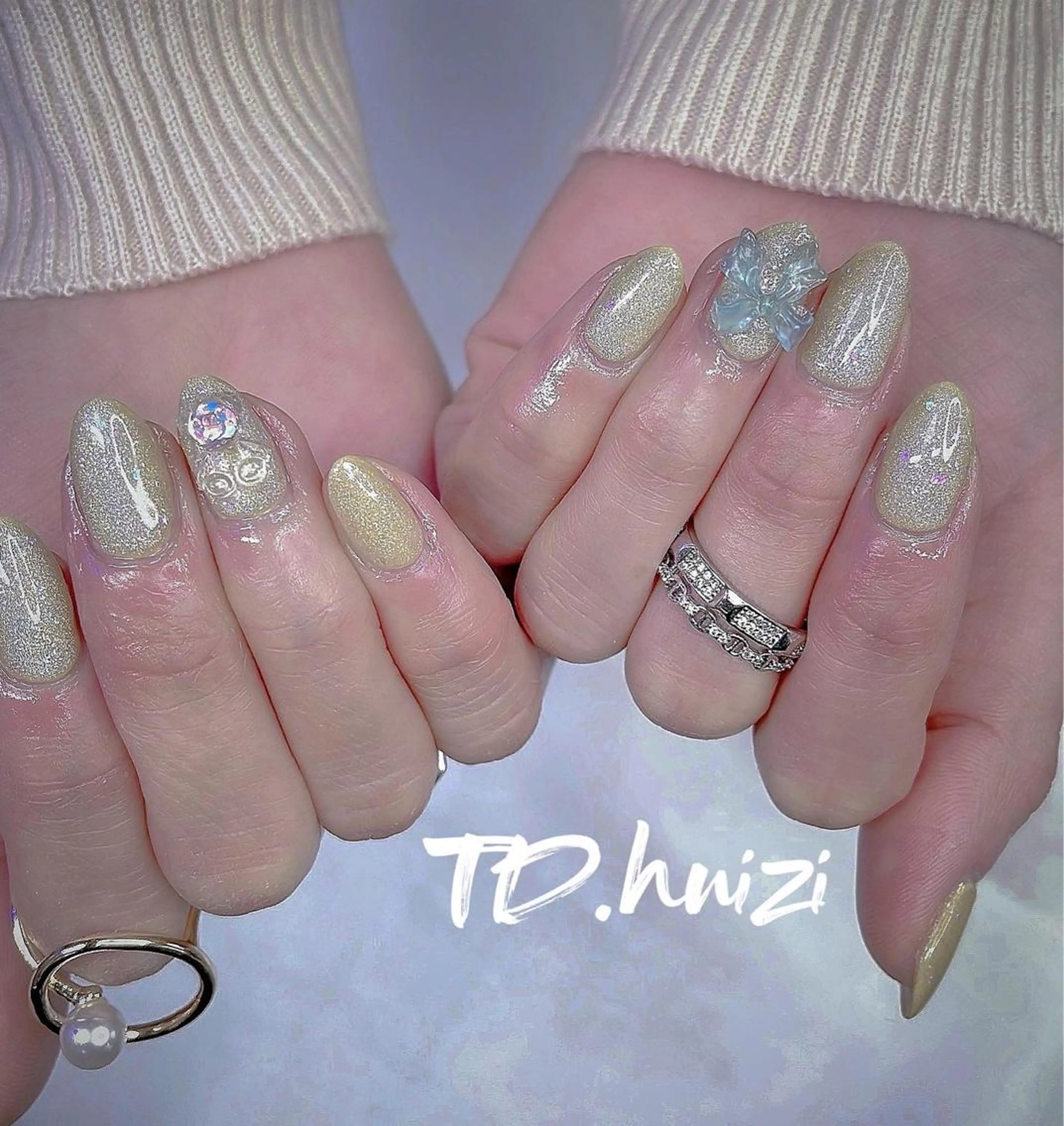 ミディアム イエローカラー ハンドネイル めぐみのネイルサロン スタッフ練習のネイルデザイン