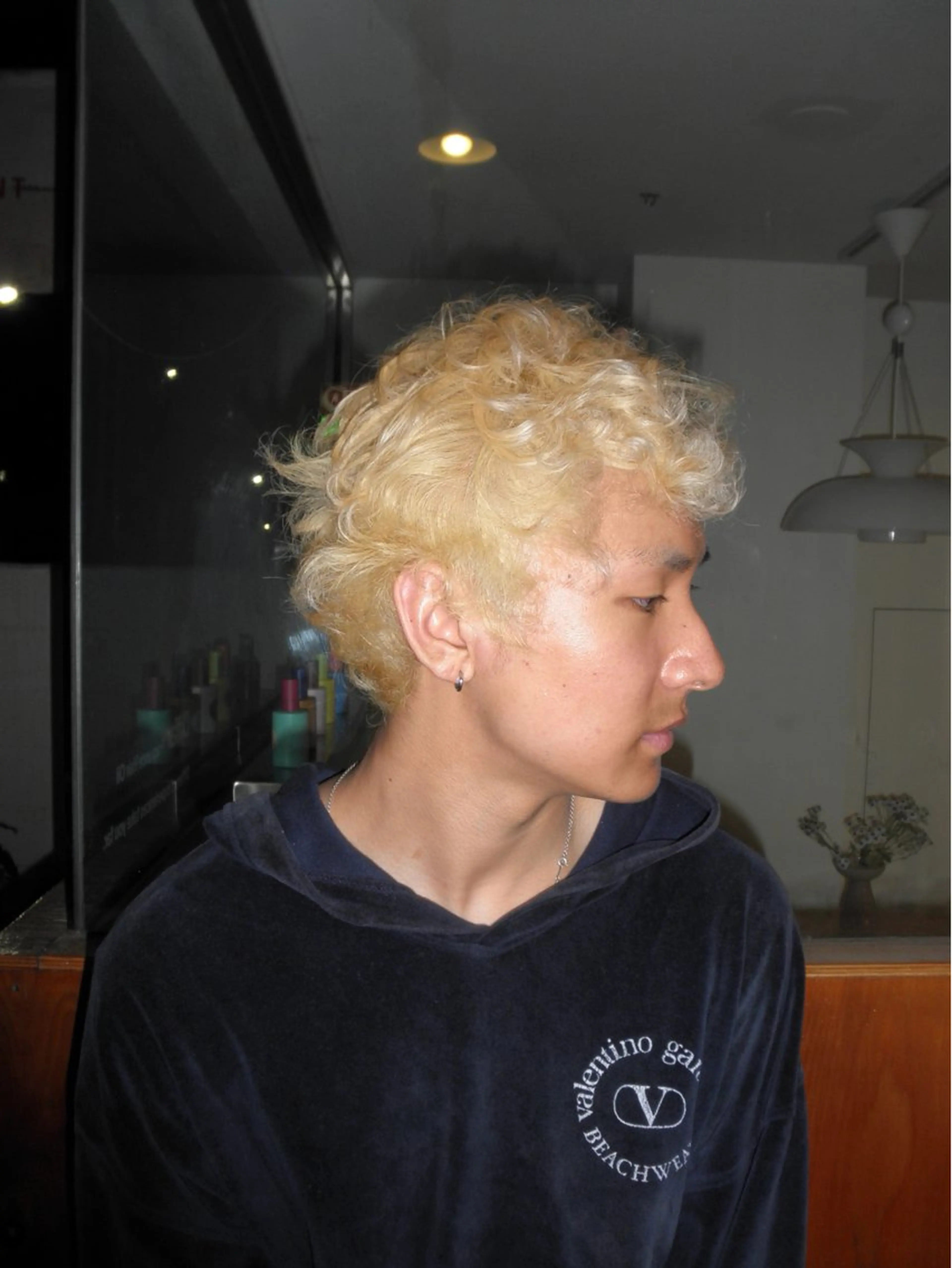 ショート カラー メンズ ブロンド クニイ ルイのヘアスタイル