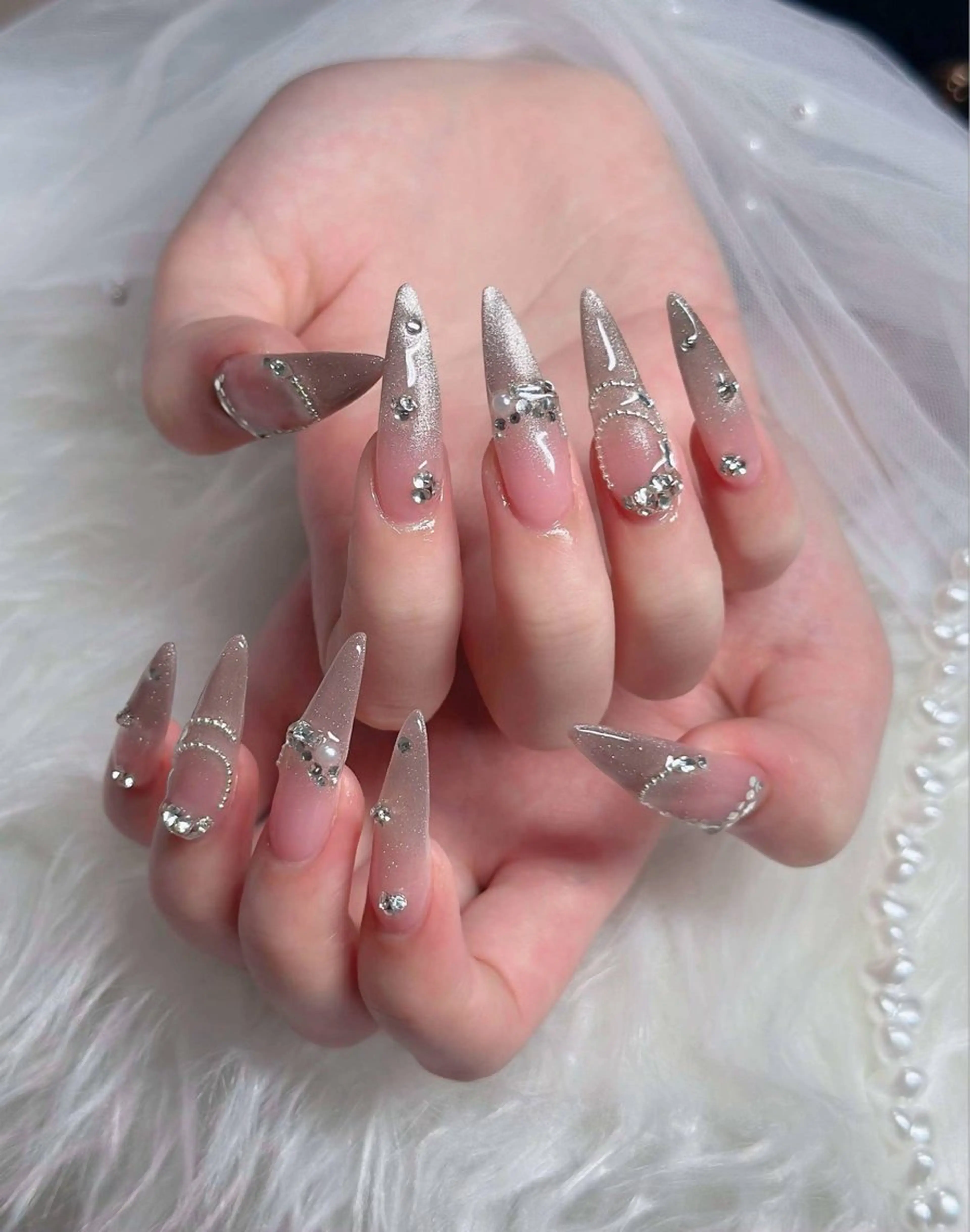 ネイル フレンチネイル ジェルネイル ガラスフレンチ ハロウィン ハート H.baby Nail Salonのネイルデザイン