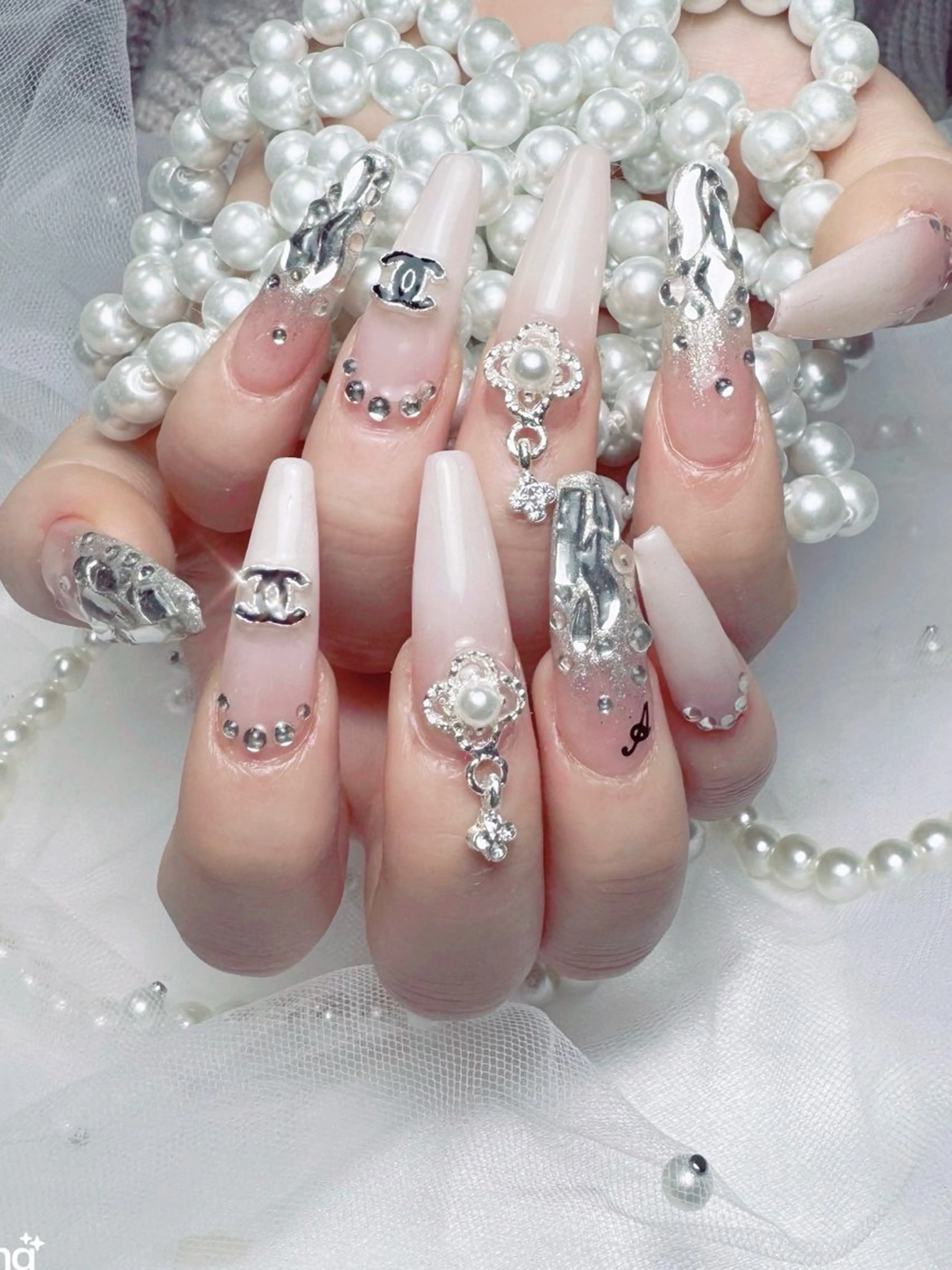 ネイル ハンドネイル ネイルサロン lotusのネイルデザイン