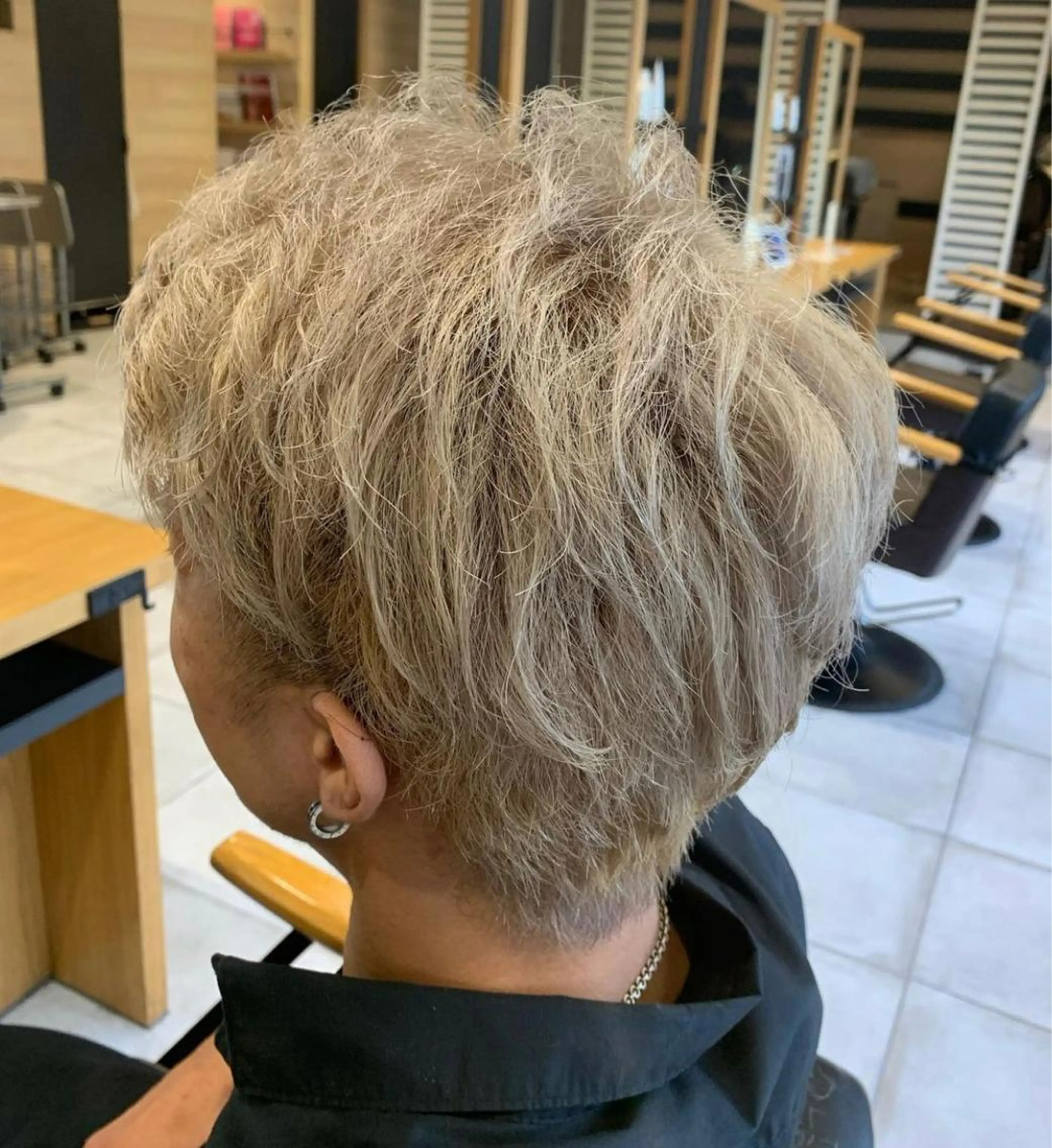 メンズ 岡田 麗華のヘアスタイル