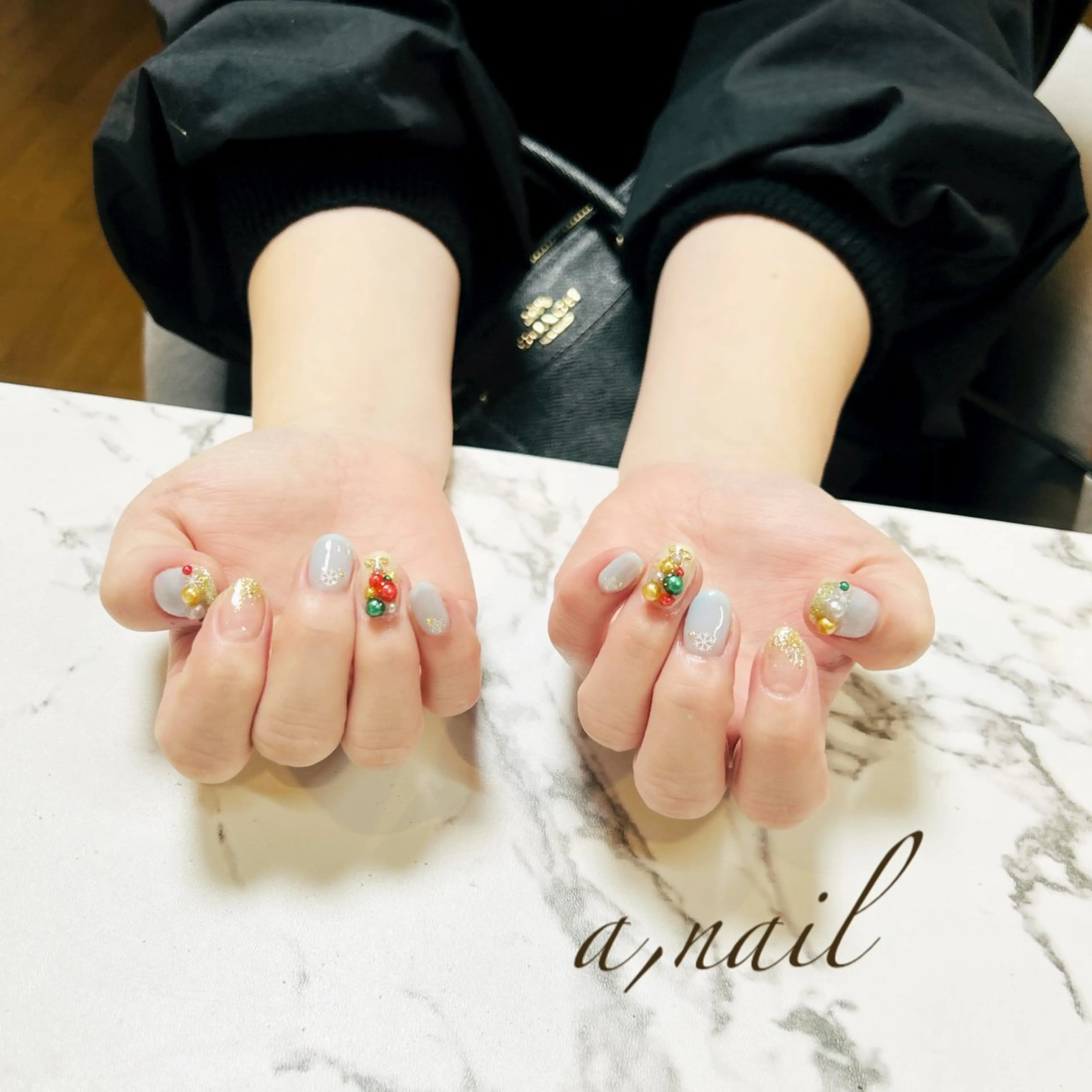 ネイル フレンチネイル キラキラネイル ラメ(グリッター) ぷっくりネイル 冬ネイル ハンドネイル ネイルサロン エーネイルのネイルデザイン