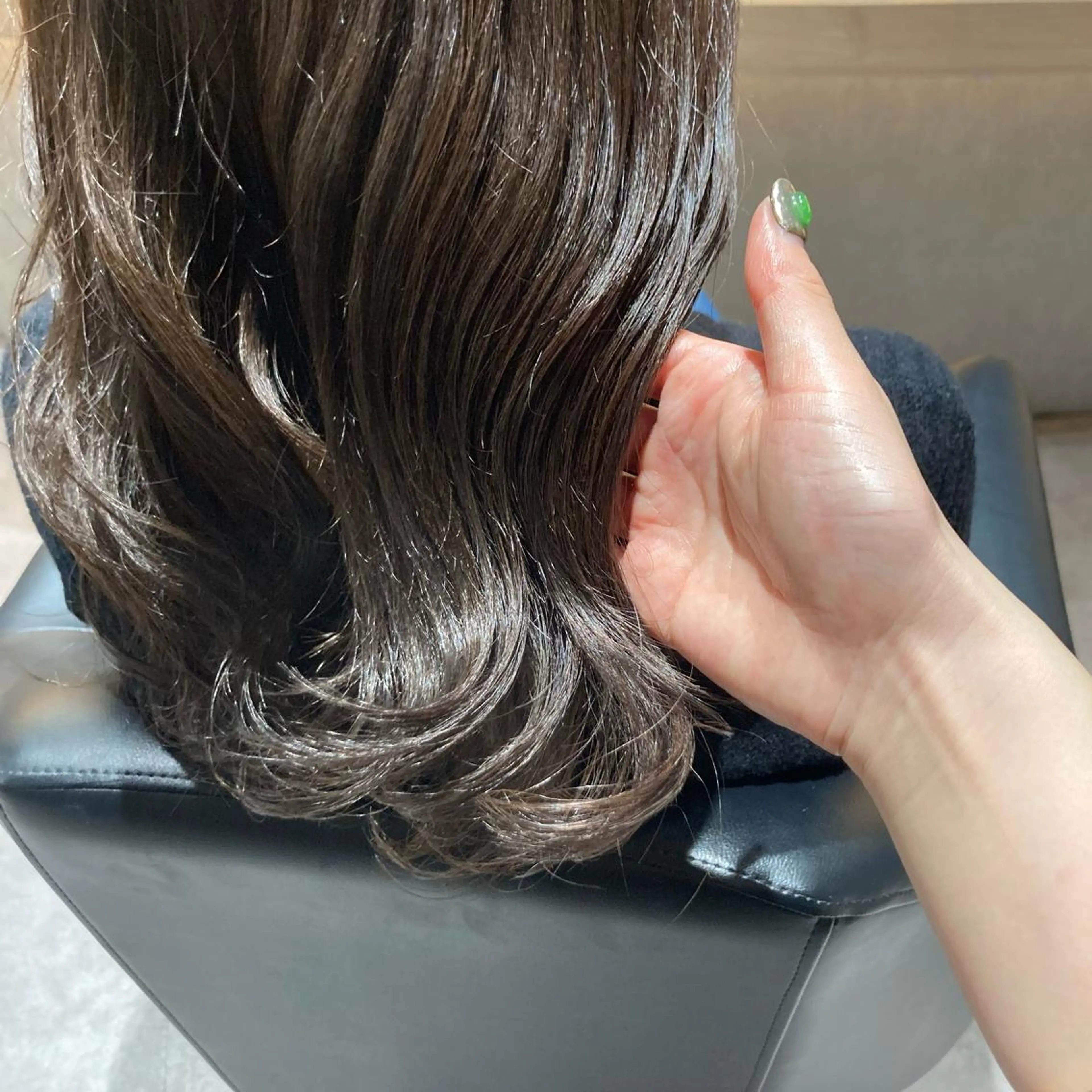ミディアム カラー たかはし まいのヘアスタイル
