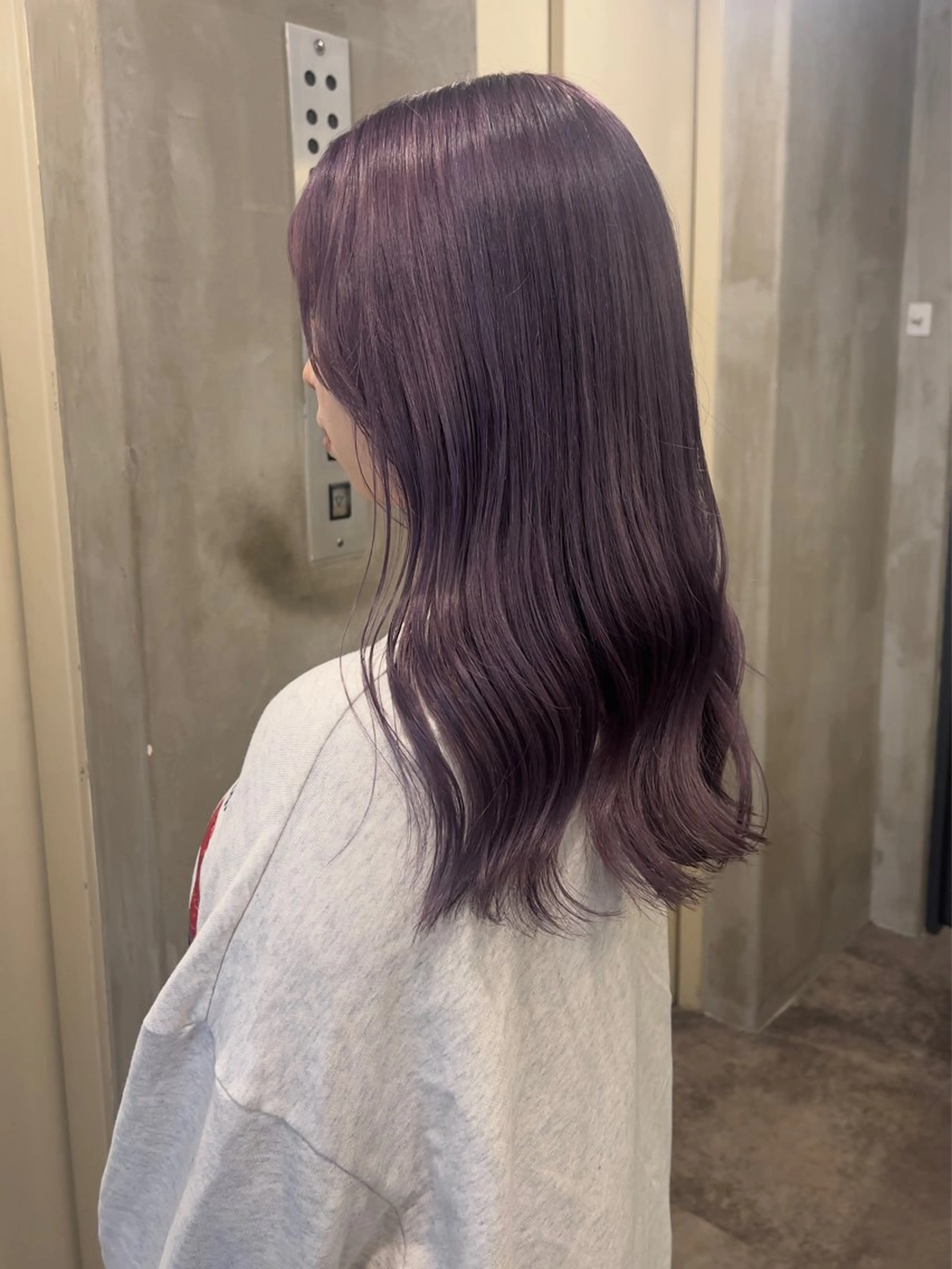 セミロング カラー ブリーチ 透明感カラー グレージュ ラベンダーカラー ラベンダーグレージュ カット ヘアカラー Zina京都河原町 ｍａｉｋａのヘアスタイル