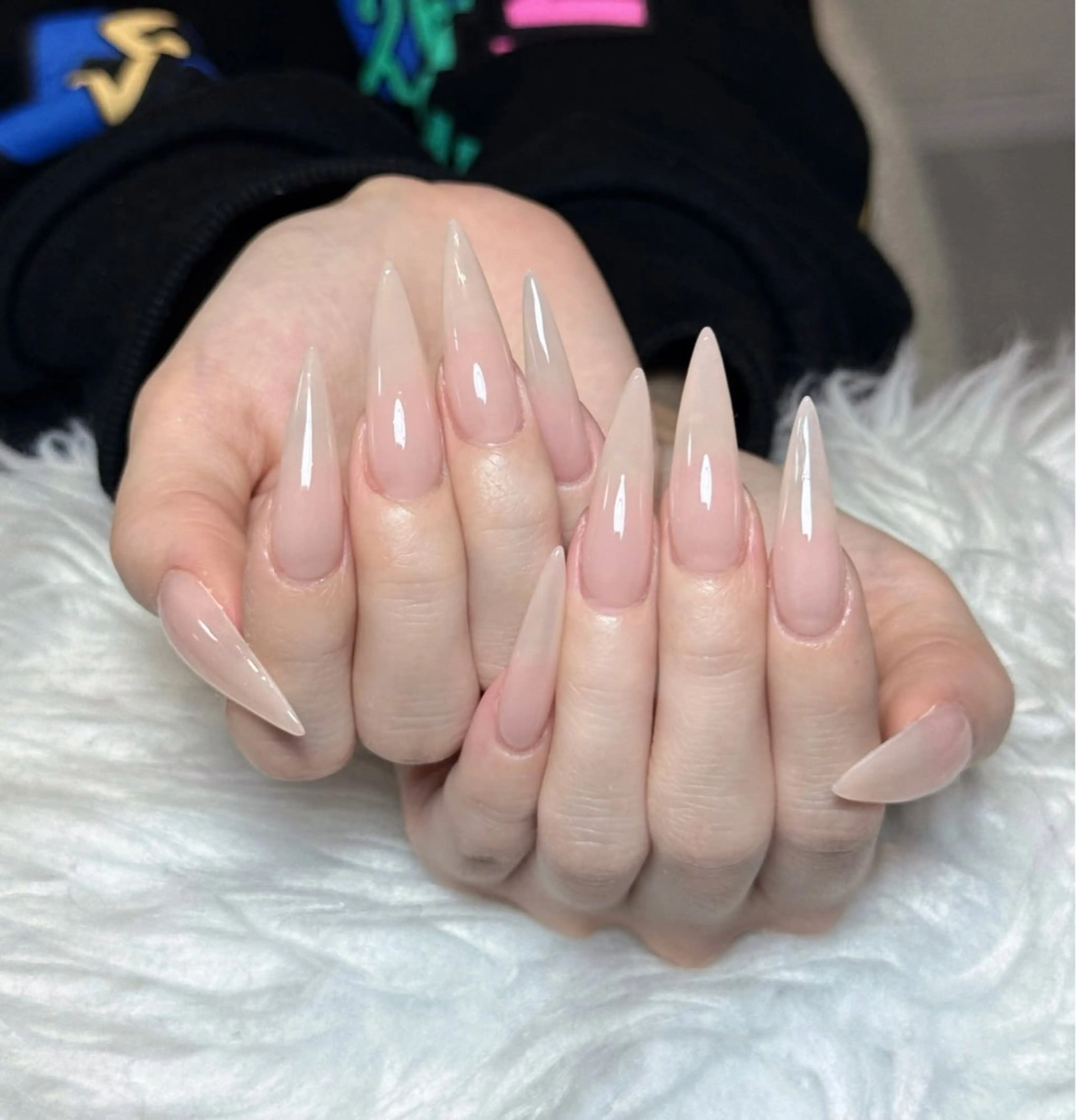 ネイル チークネイル ドット フレンチネイル グラデーション ハート ハンドネイル ハンドケア Eli Nails 新宿のネイルデザイン