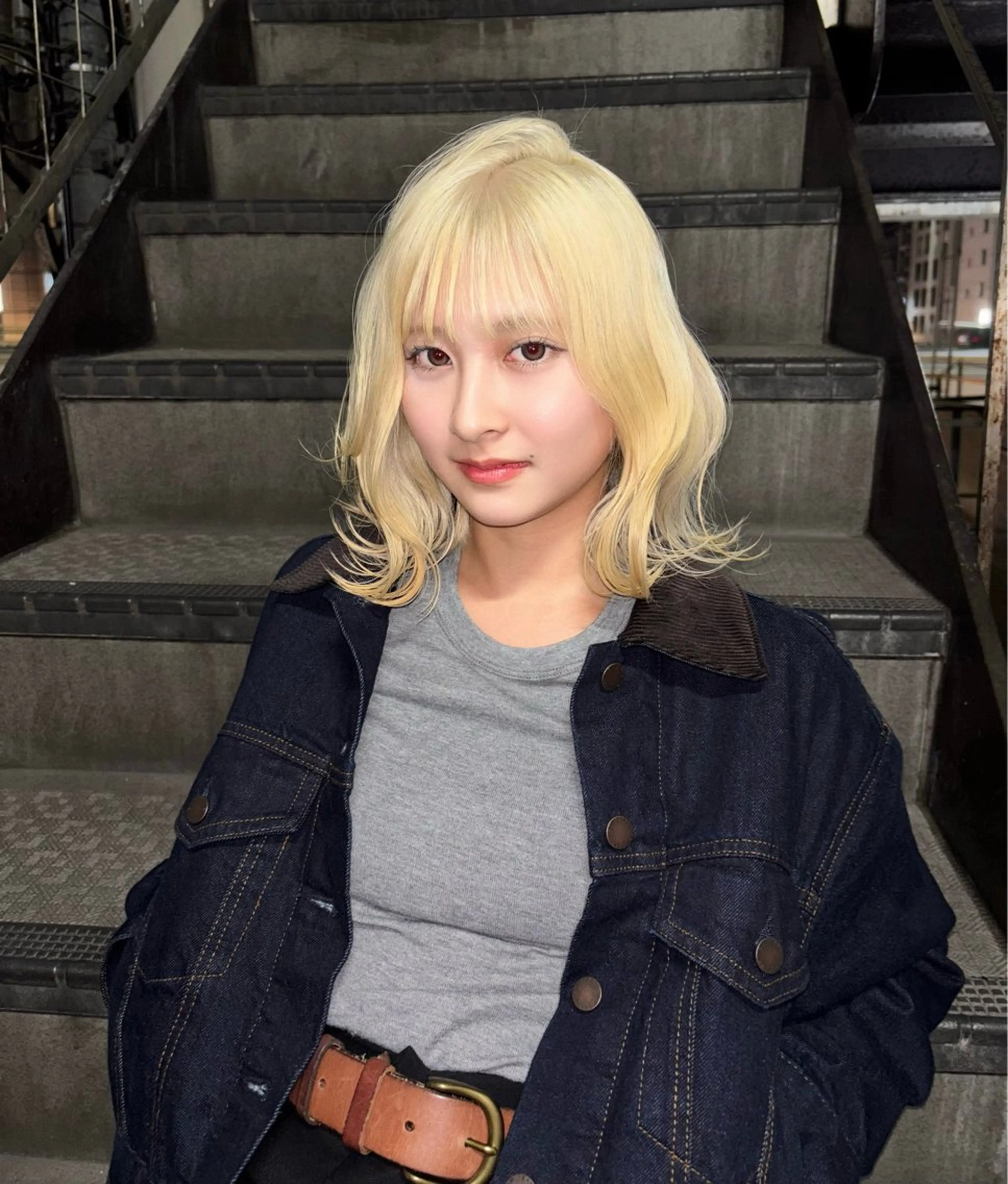 ミディアム issei 梅田ハイトーン⭐️のヘアスタイル