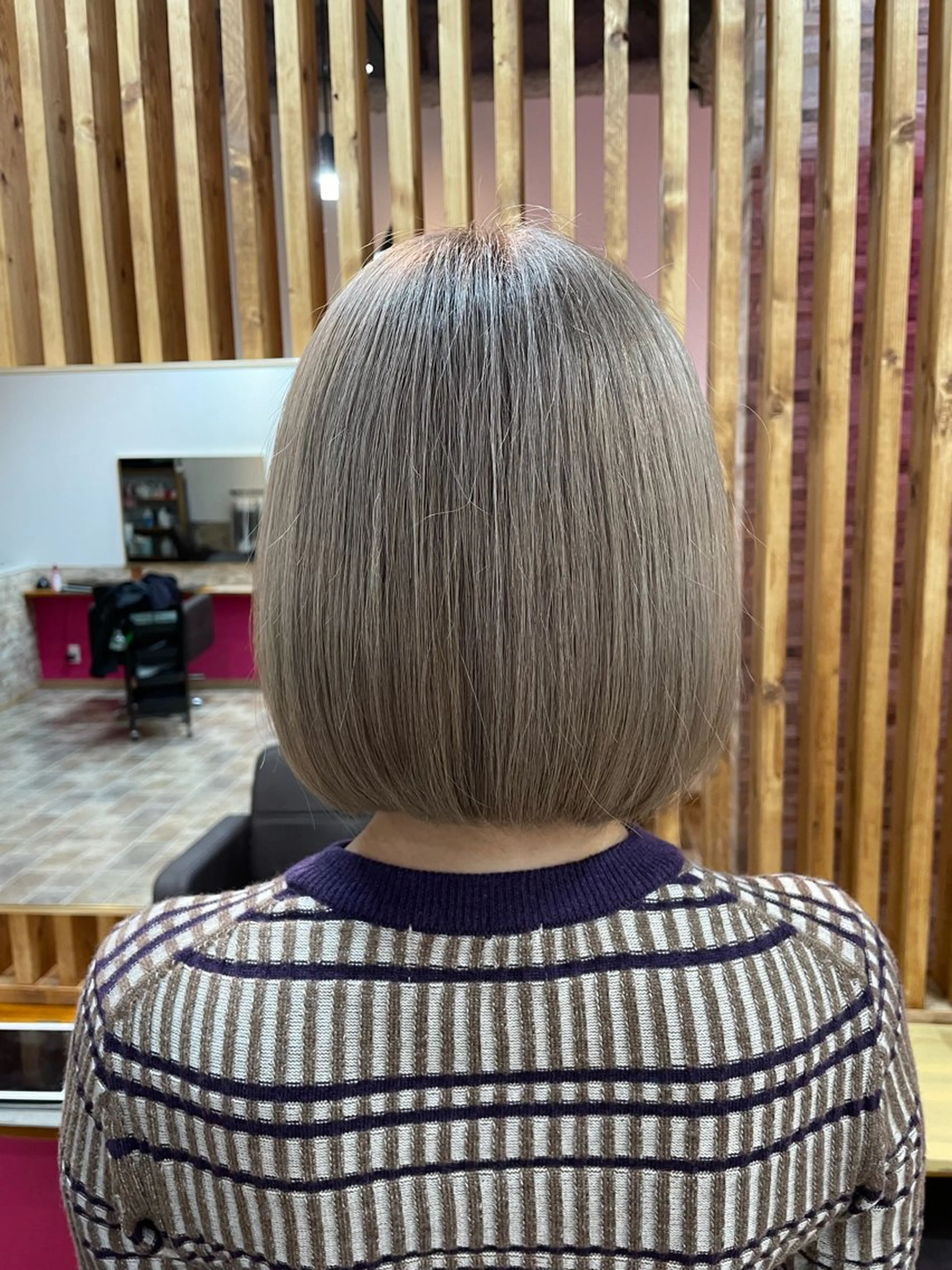 ミディアム カラー アッシュ ベージュカラー ヘアカラー YUI/ ブリーチカラー🌷のヘアスタイル