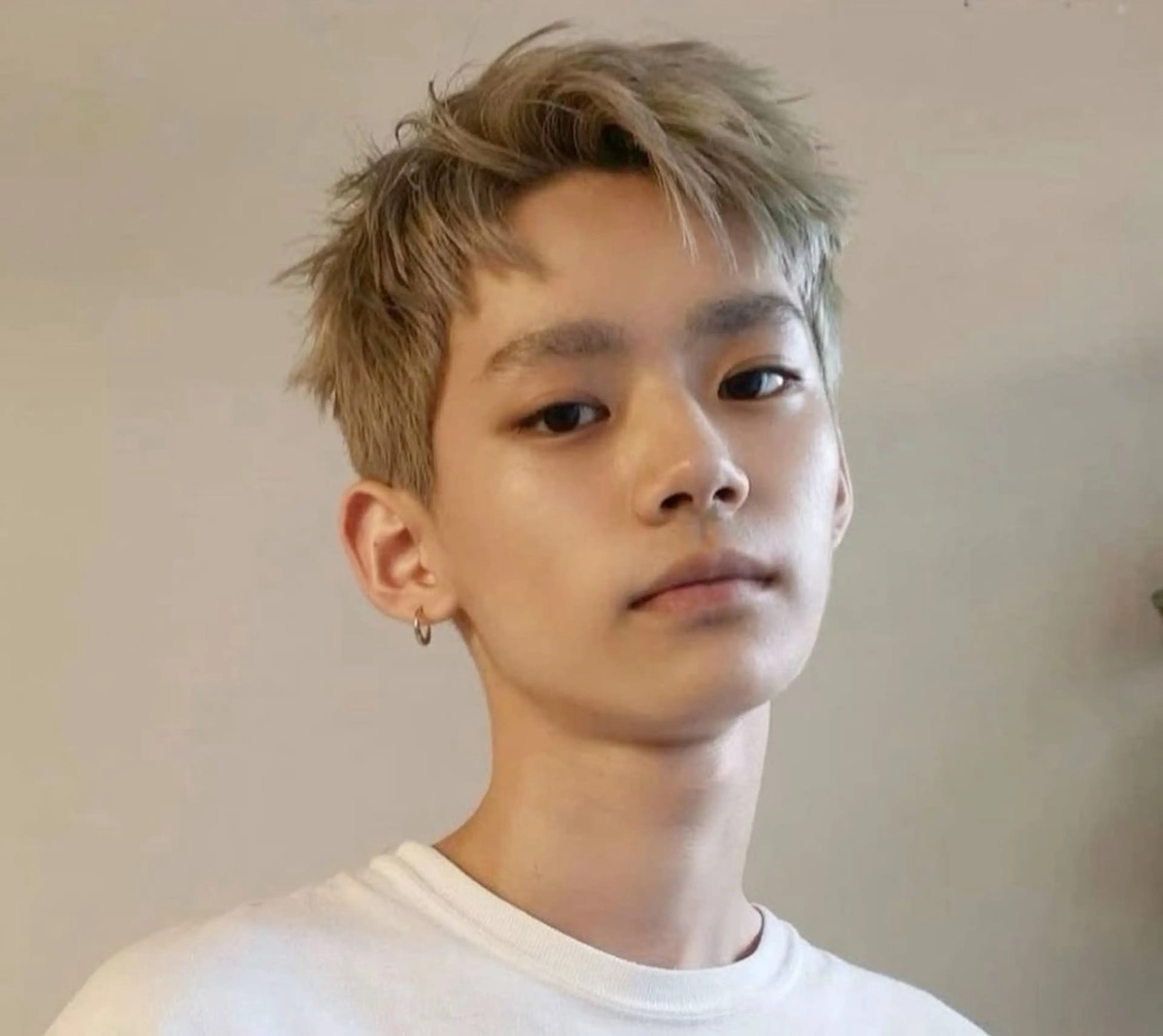 ショート カラー メンズ カット ハイトーン/レイヤー nail 百咲💌のヘアスタイル