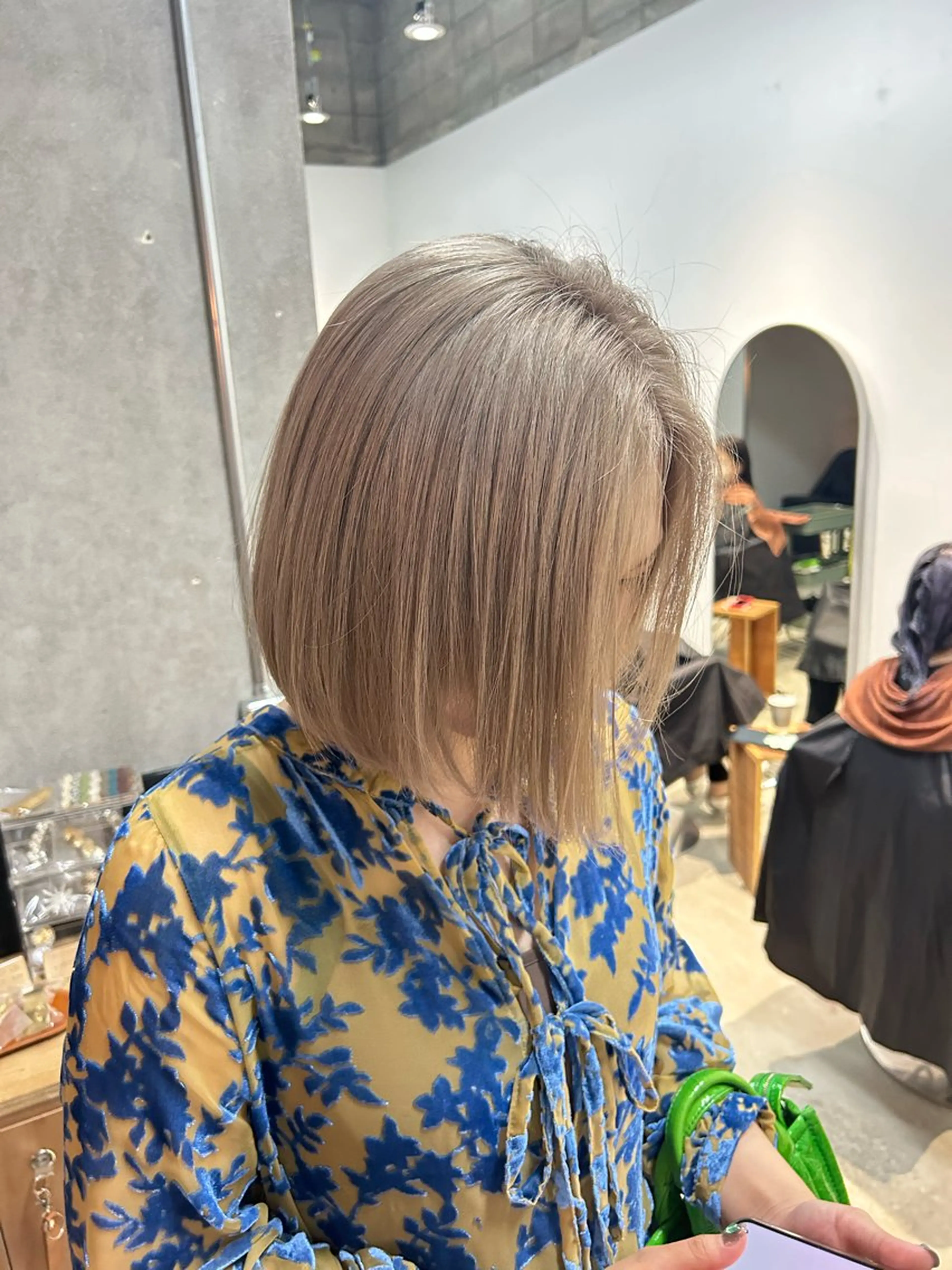 ショート カラー ダブルカラー ハイトーンカラー Le/a谷町 野上幹太のヘアスタイル