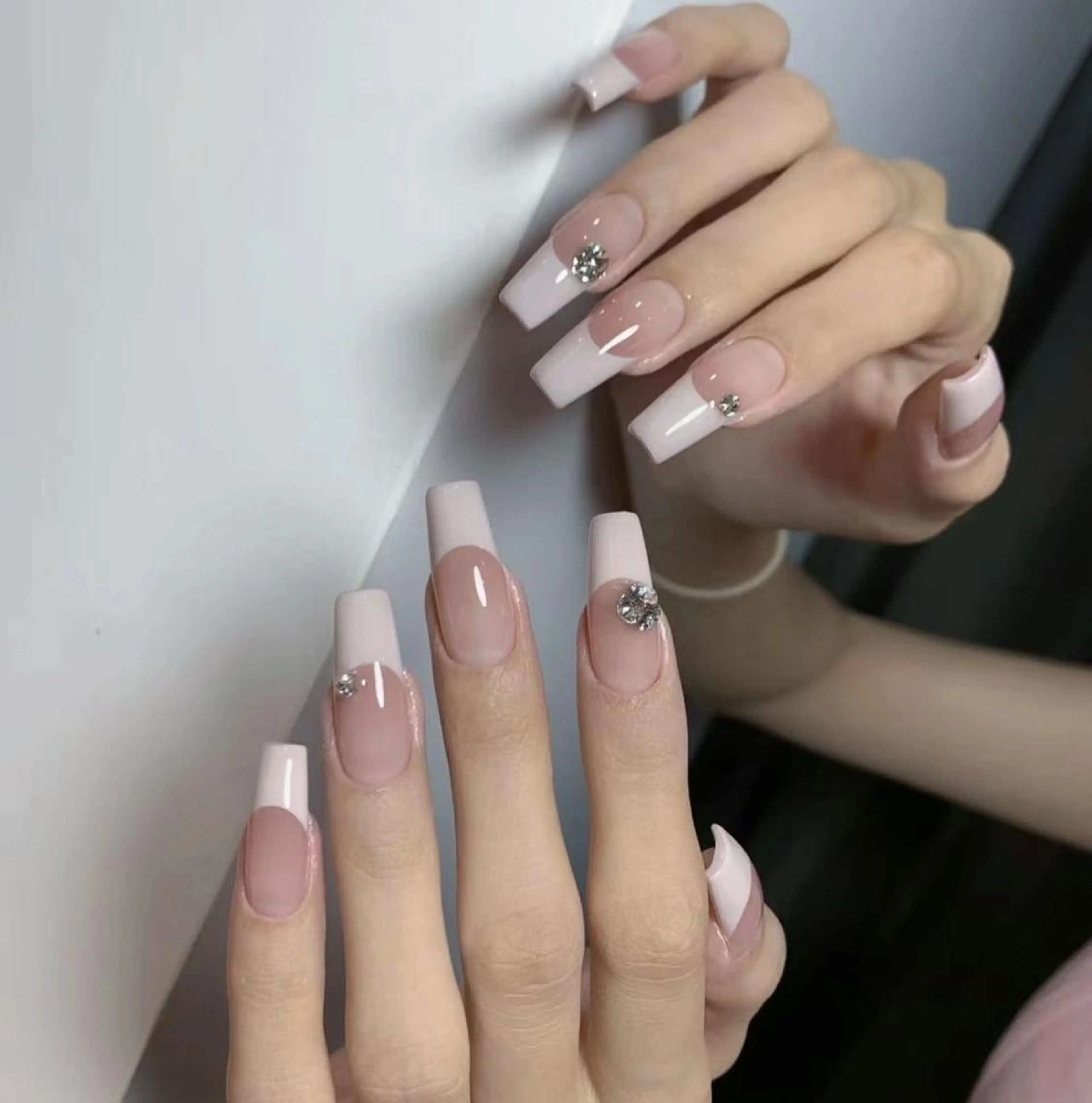 ネイル アートネイル 長さ出し ネイルチップ Queens 新宿本店のネイルデザイン