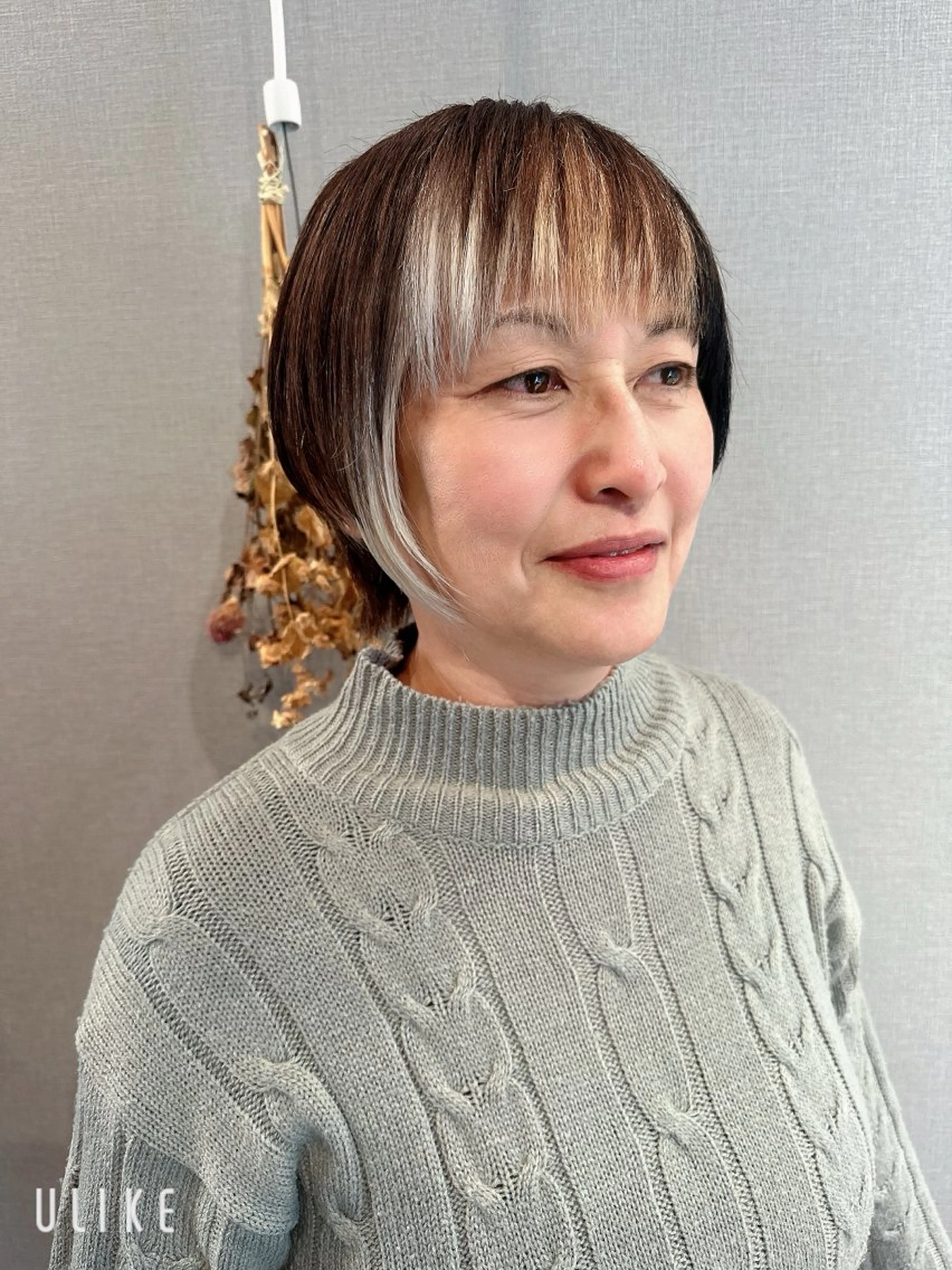ショート ミストバング ヘアカラー K Harukaのヘアスタイル