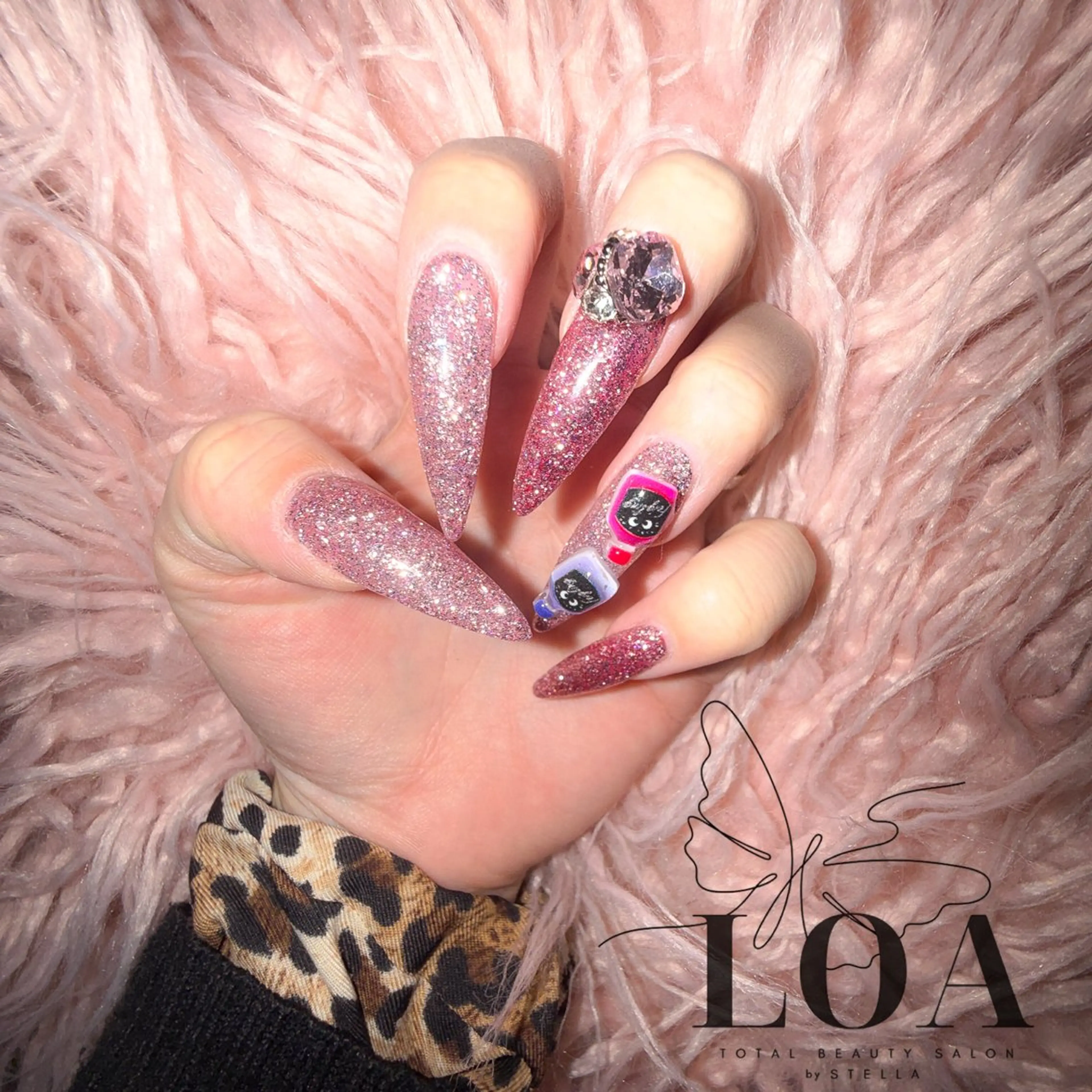 《para gel》 フルデザイン パーツ5個まで付け放題💞✦の写真