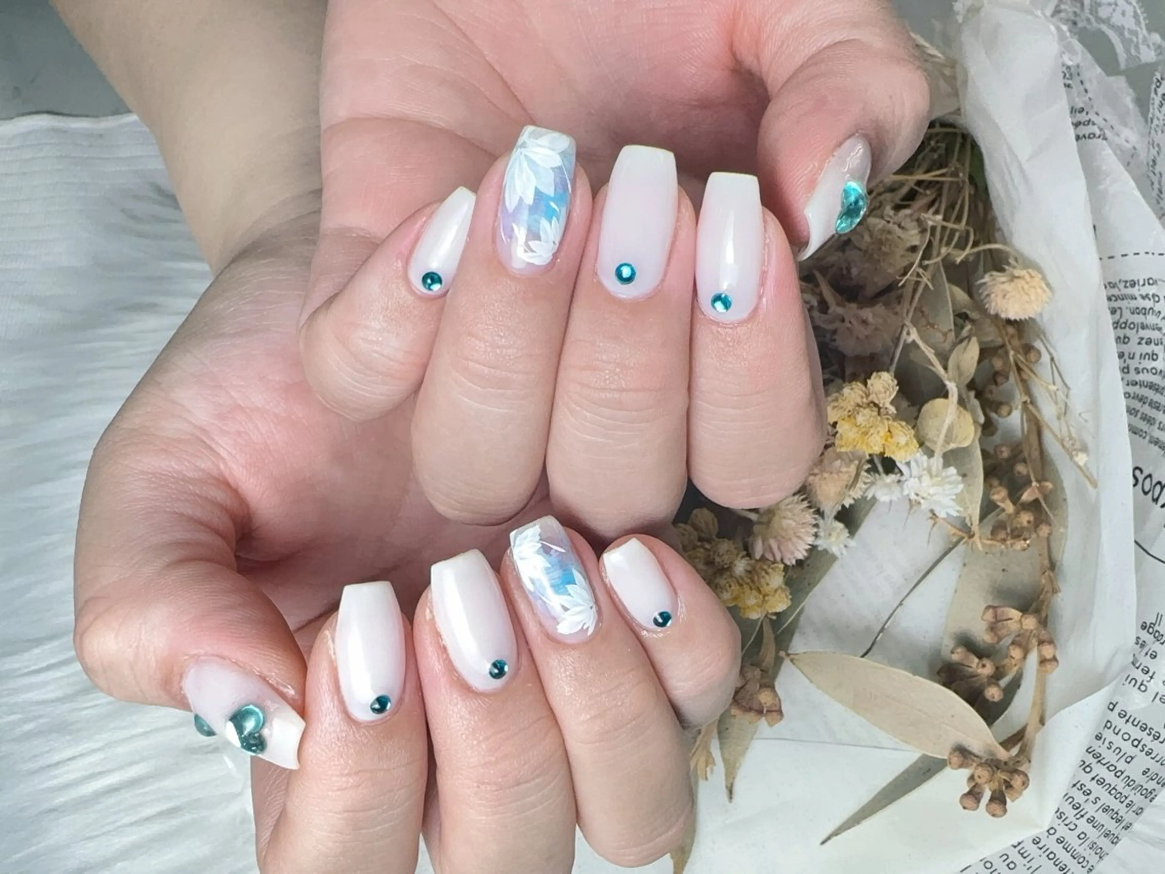 ネイル 長さ出し フレンチネイル ジェルネイル ガラスフレンチ 韓国ネイル ハンドネイル ハンドケア For U nail スカルプ専門店のネイルデザイン