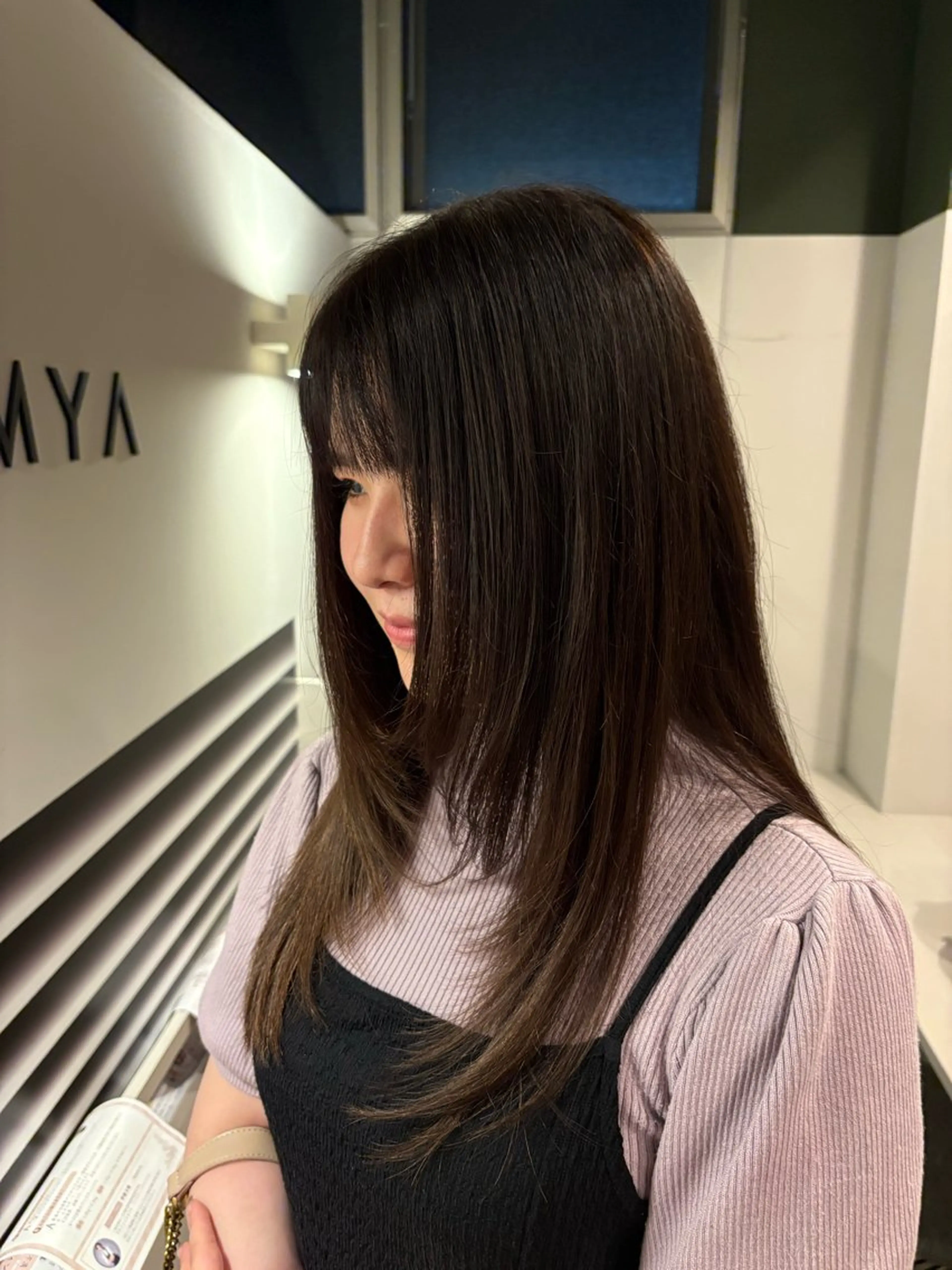 ロング 顔まわりレイヤー 顔周りカット レイヤーカット 手塚 こと望のヘアスタイル