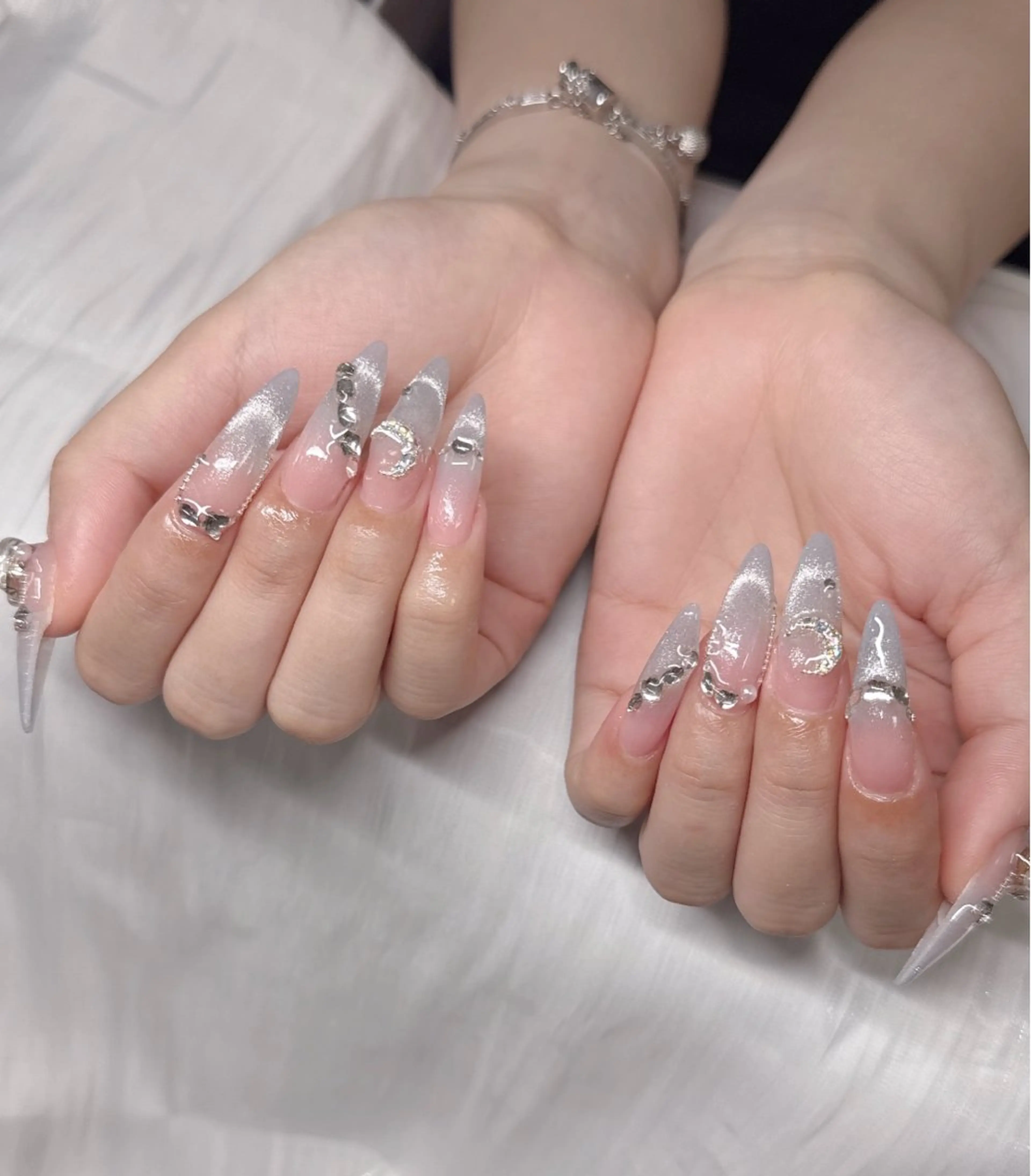 ネイル オーロラネイル チークネイル 長さ出し フットネイル フレンチネイル ハンドネイル Lee Ainのネイルデザイン