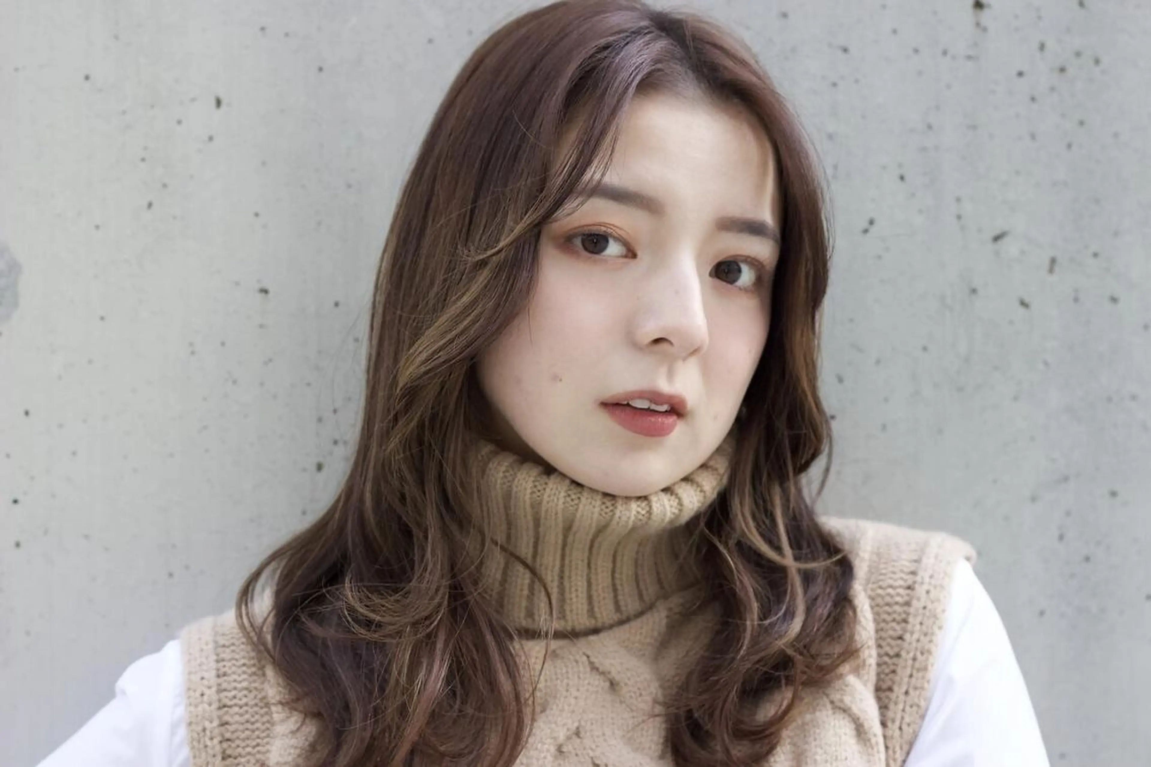 セミロング パーマ カラー Flora by siestaのヘアスタイル