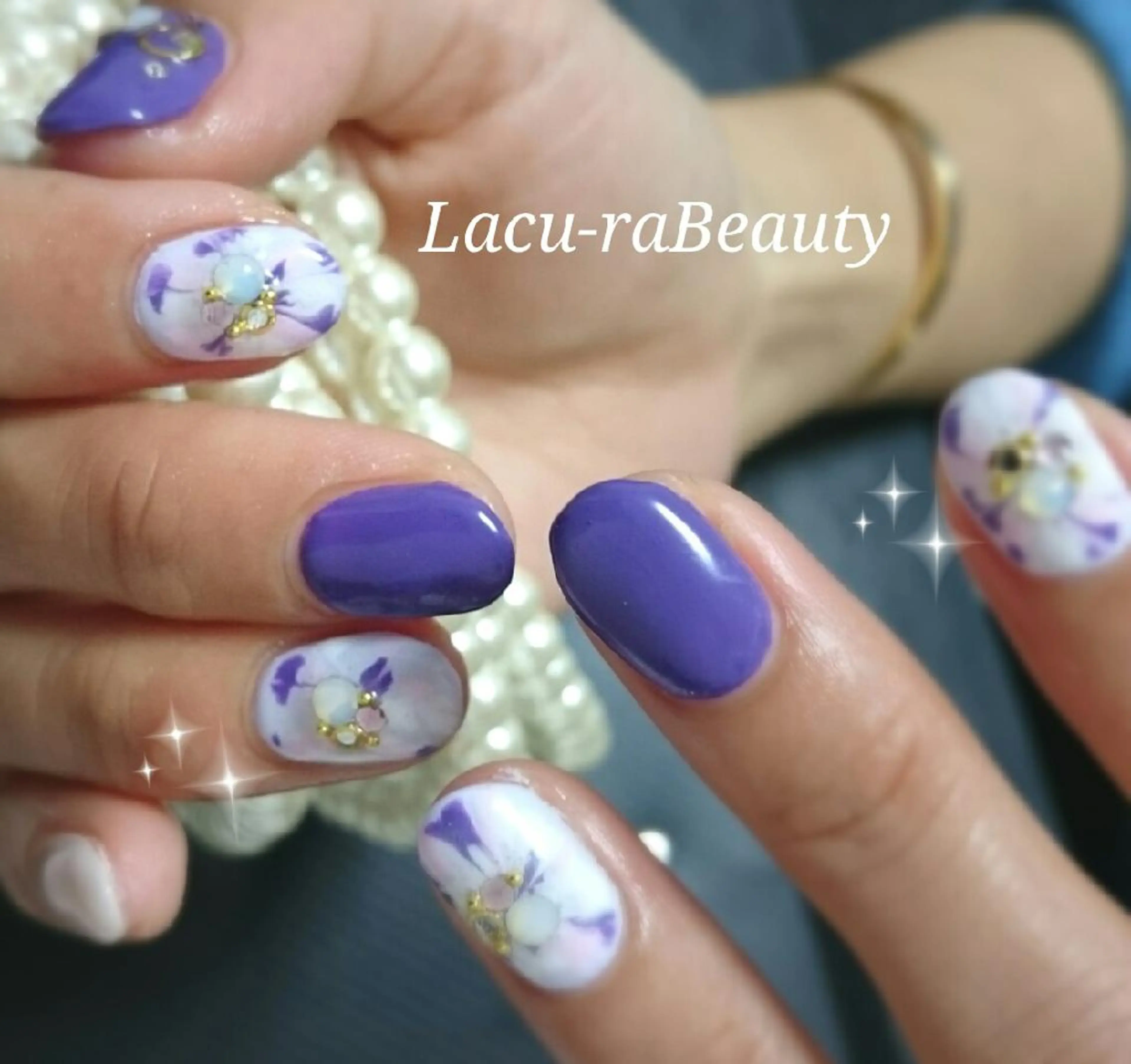 ネイル ピーコックネイル 小顔と腸の専門店 ラクーラビューティのエステ・リラクイメージ