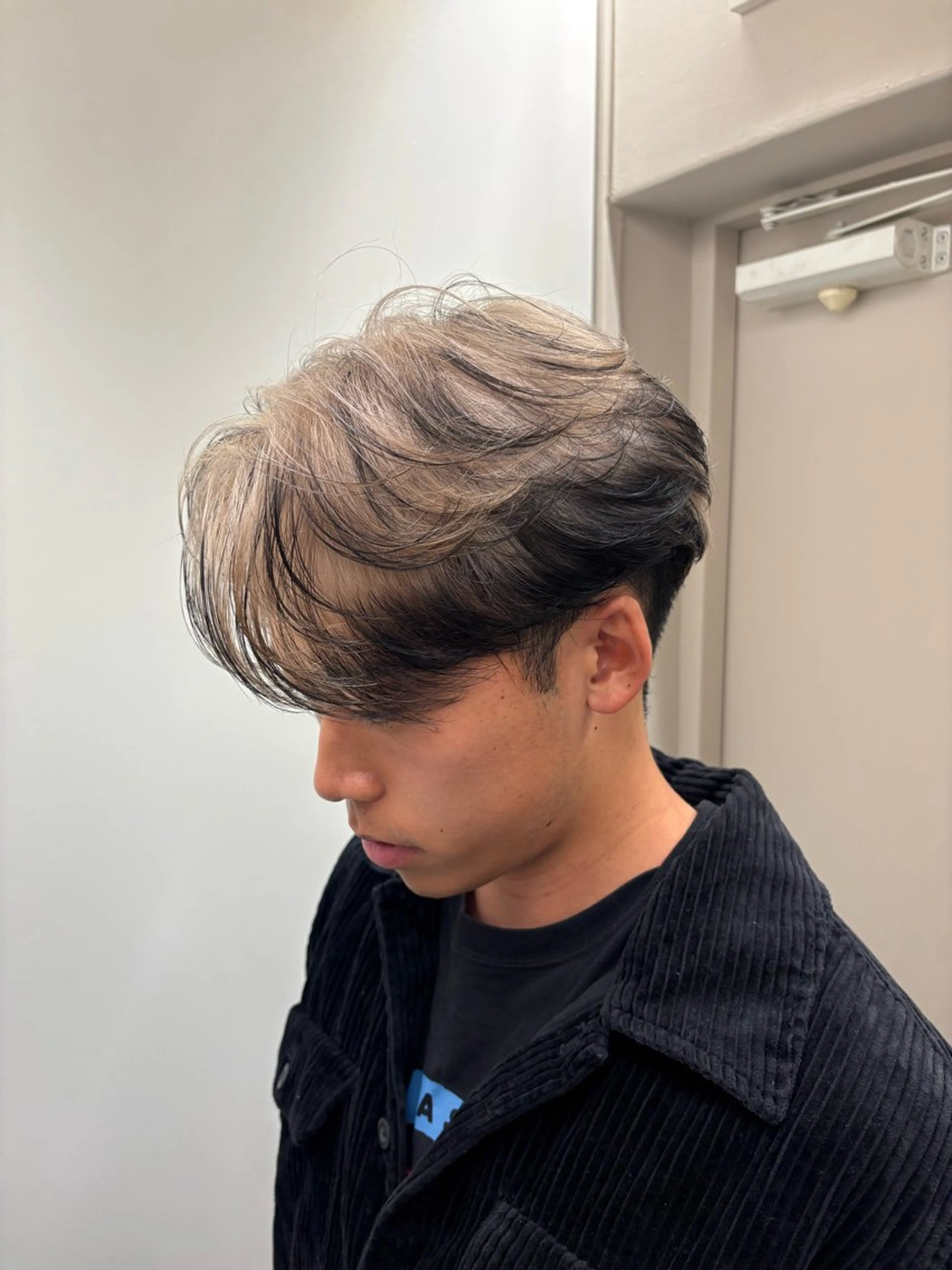 ミディアム カラー メンズ カット ヘアカラー メンズバレイヤージュ 🔥メンズカット🔥のヘアスタイル