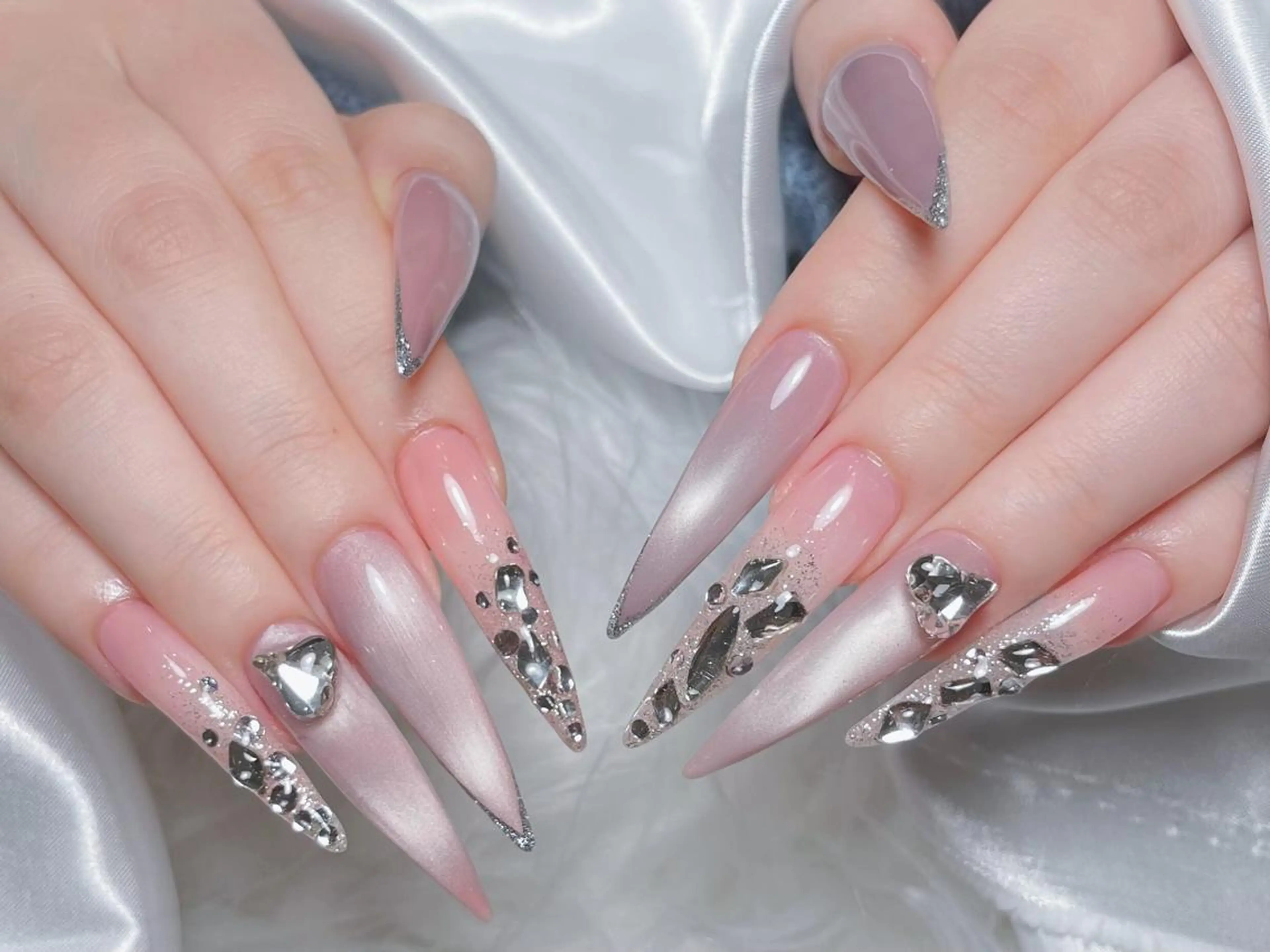 ネイル ボルドー チークネイル 長さ出し フレンチネイル ジェルネイル Emi🌸Belle Nail Salonのネイルデザイン