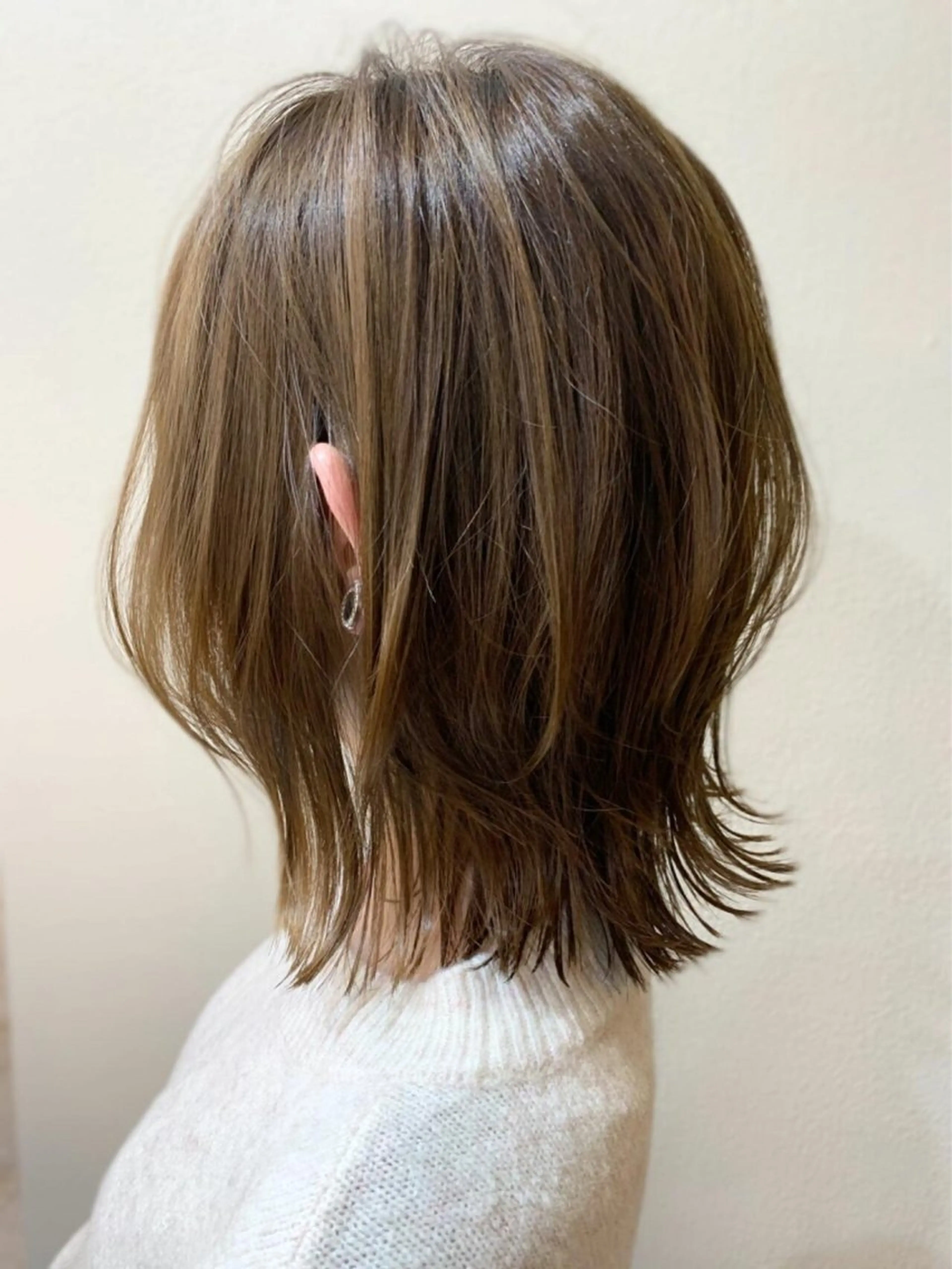 ミディアム 岡本 拡夢のヘアスタイル