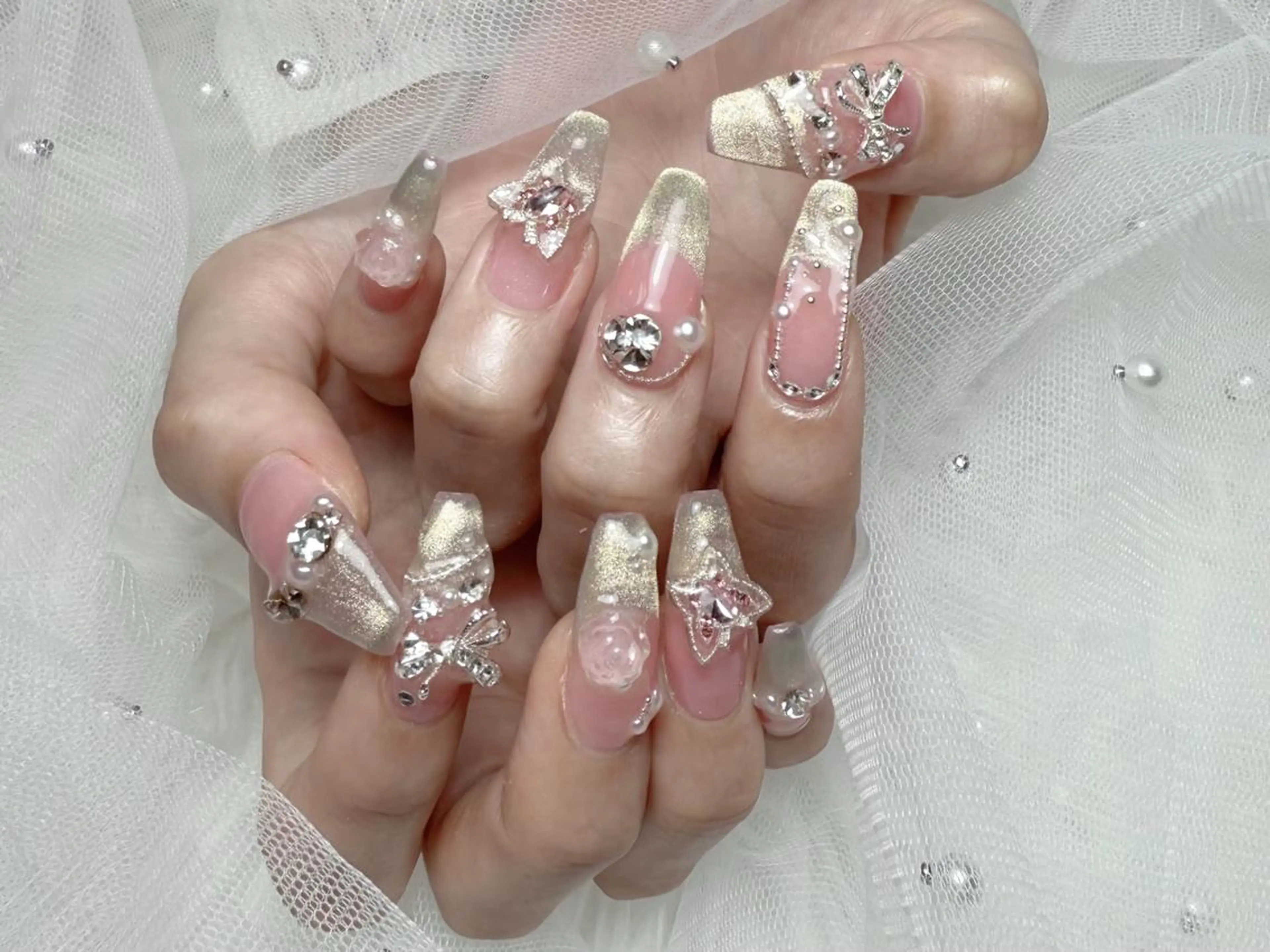 ネイル 長さ出し フレンチネイル グラデーション 卒業式 マグネットネイル ハンドネイル MIHANA SAKURAのネイルデザイン