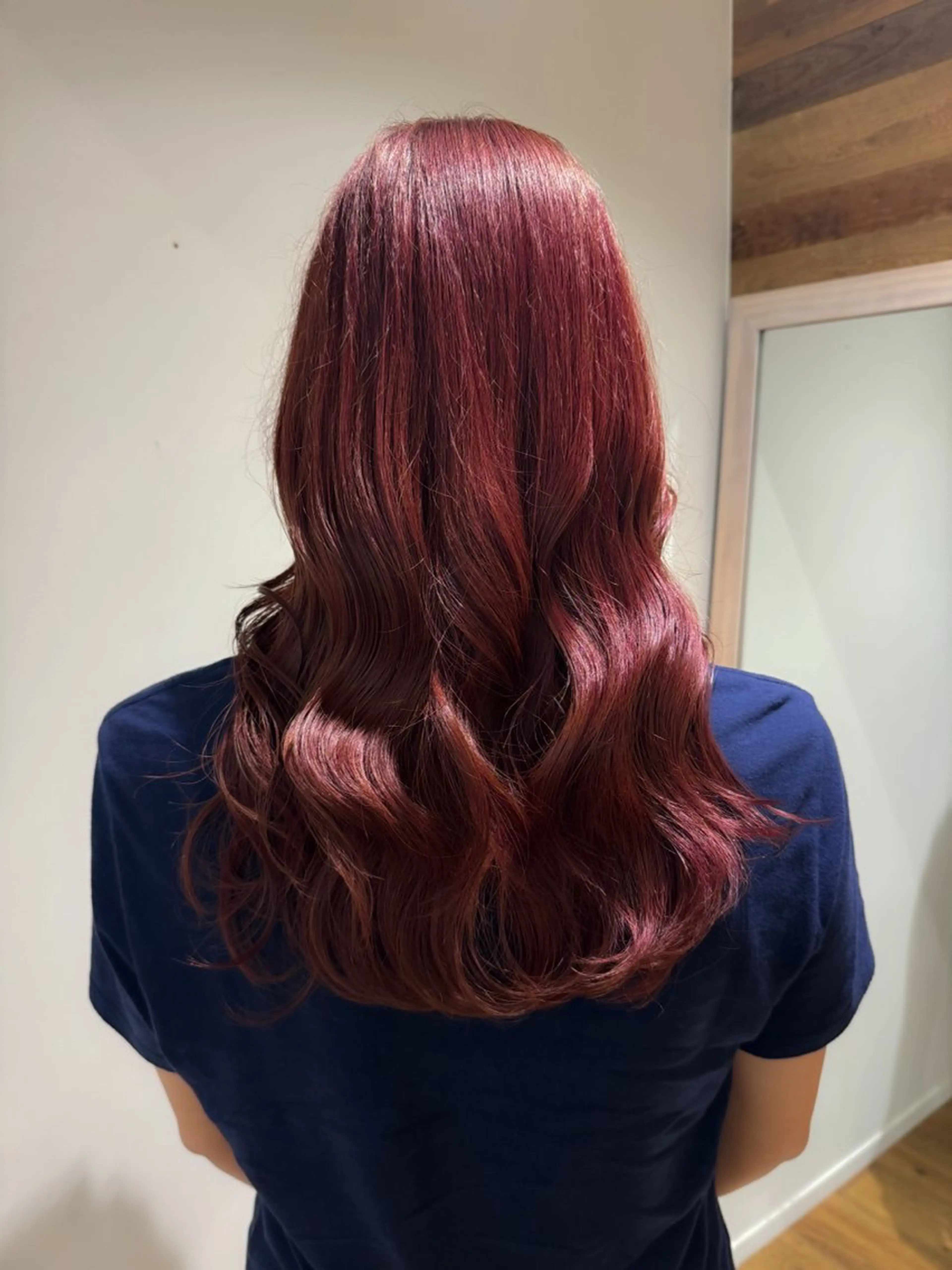 カラー レッドカラー 吉留 文月のヘアスタイル