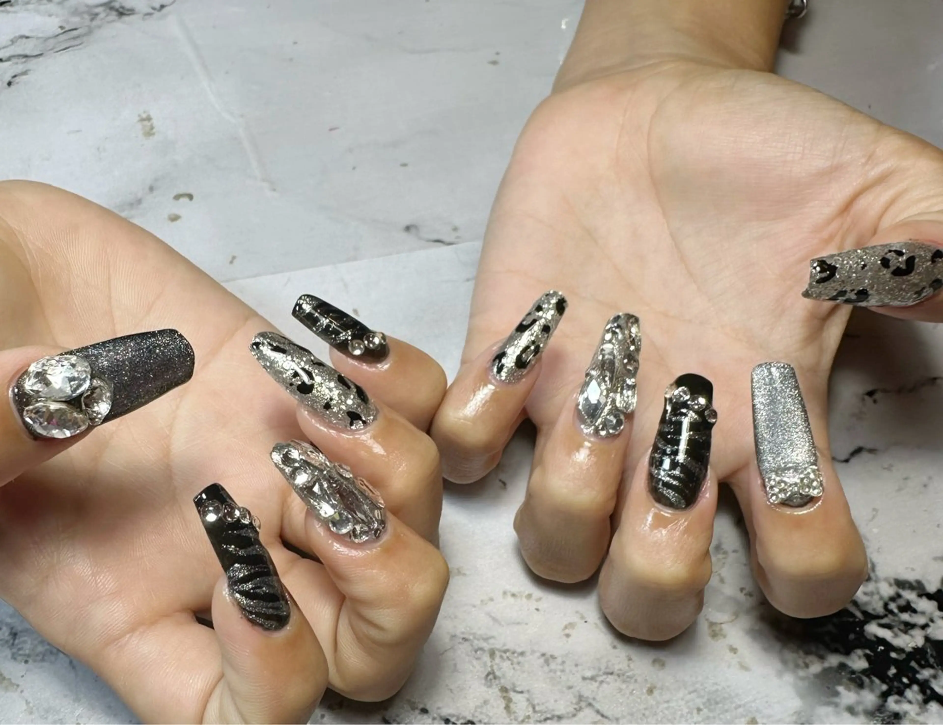 ネイル 新山 聖のネイルデザイン