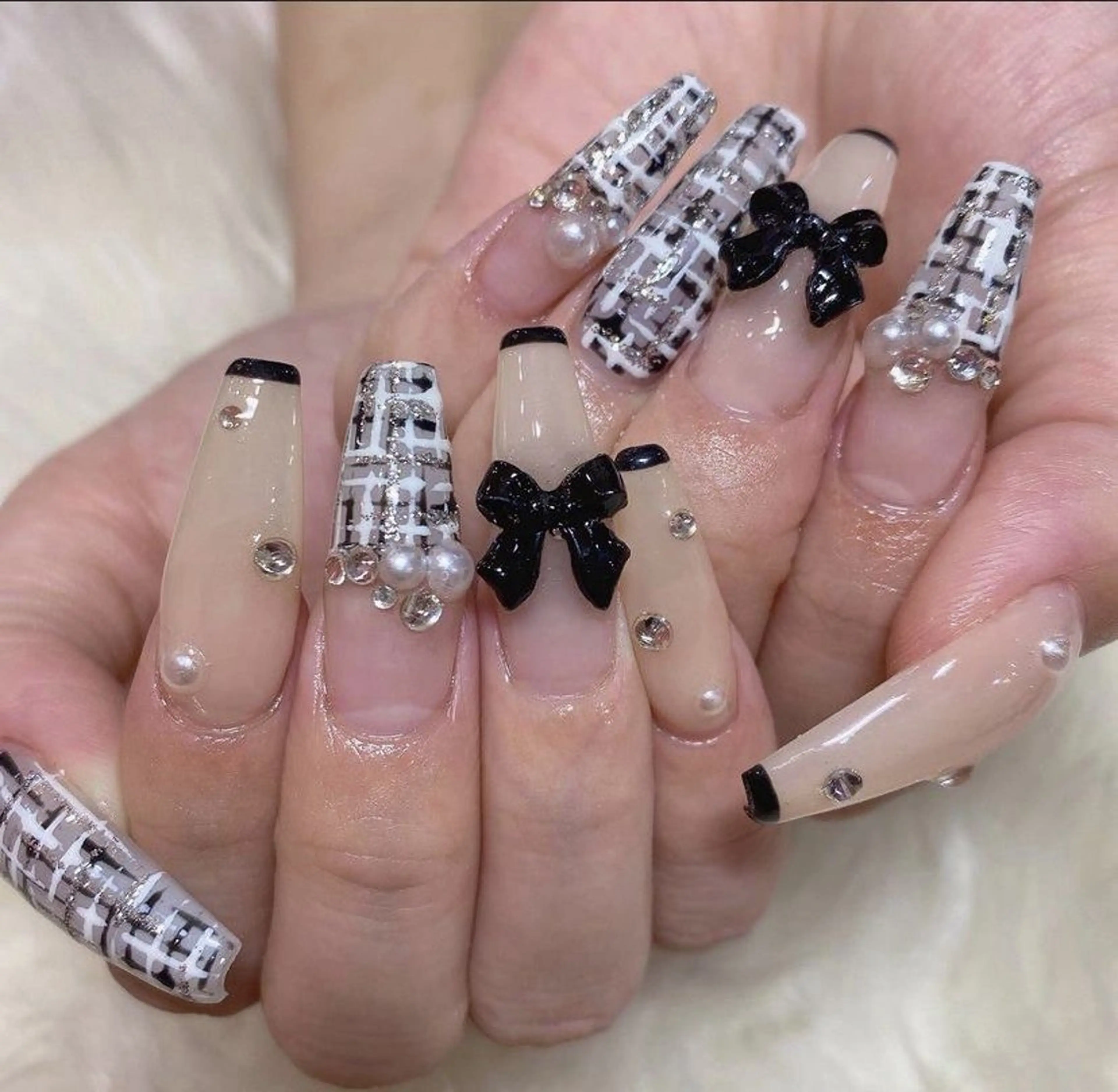 カラー グラデーションカラー ピンクカラー ハンドネイル AIN Nailのネイルデザイン