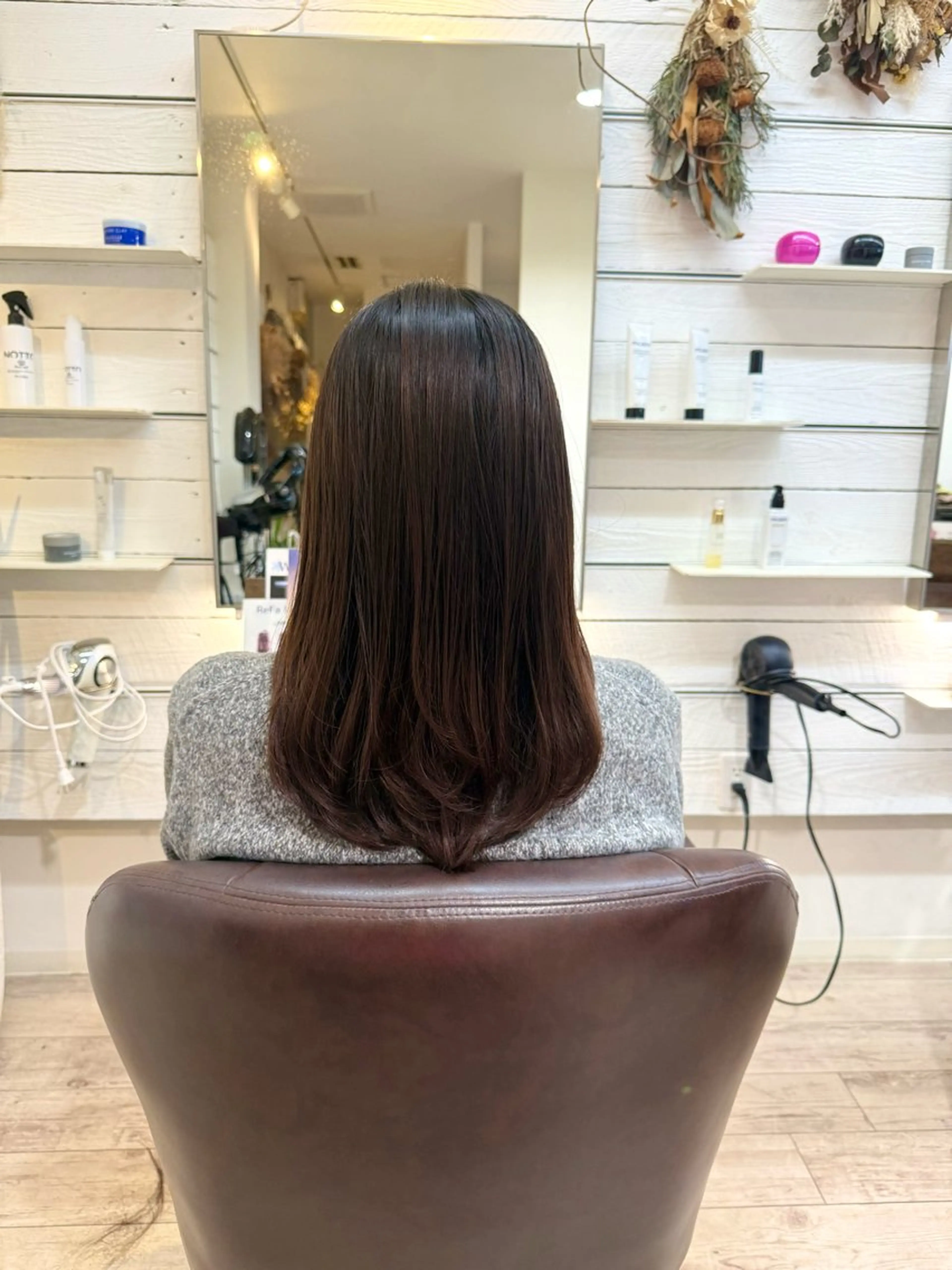 セミロング 三原 つばさのヘアスタイル