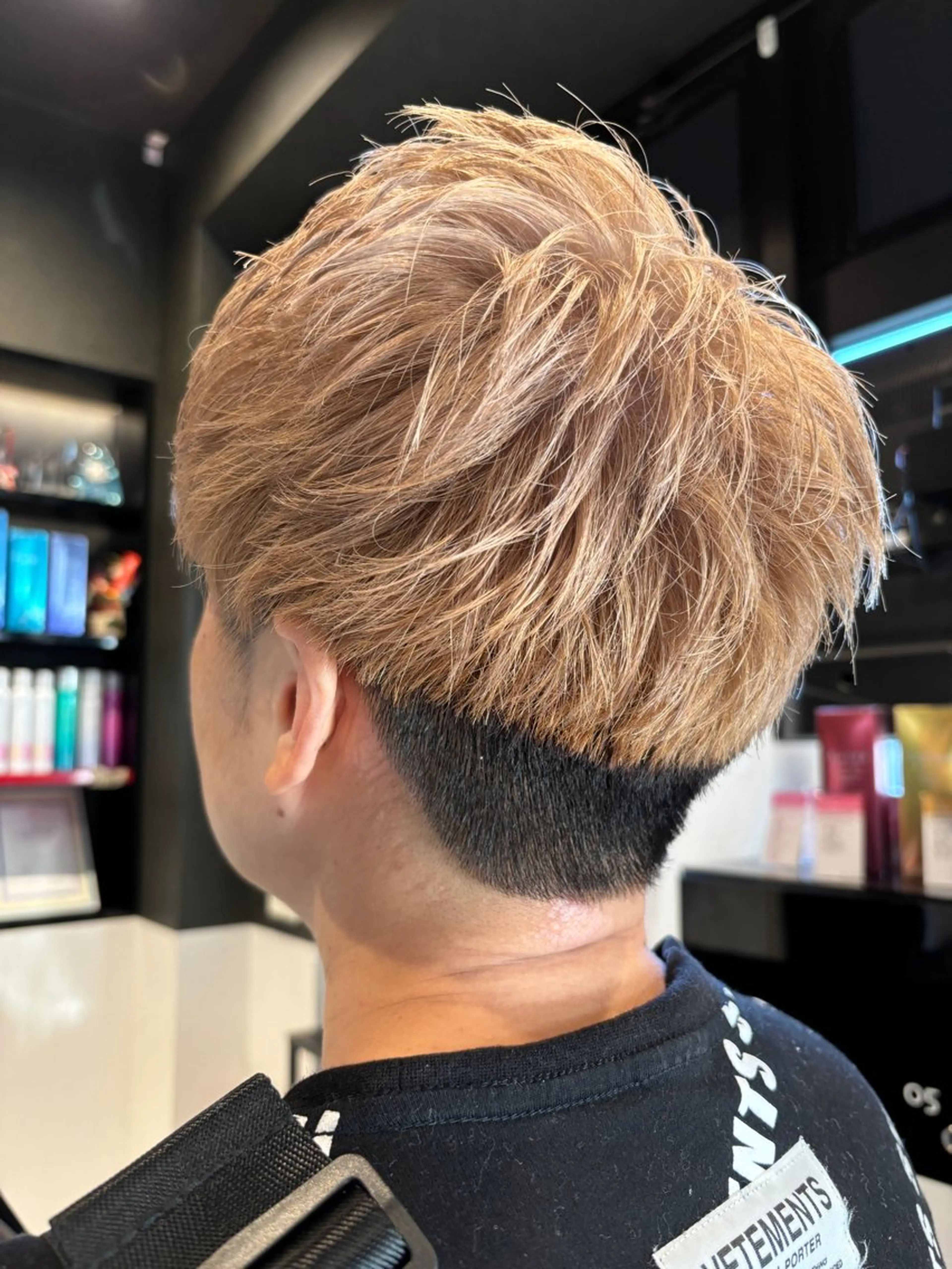 ショート カラー カット ヘアカラー ブリーチ/ヘアケア/ 艶髪/イギチハルのヘアスタイル