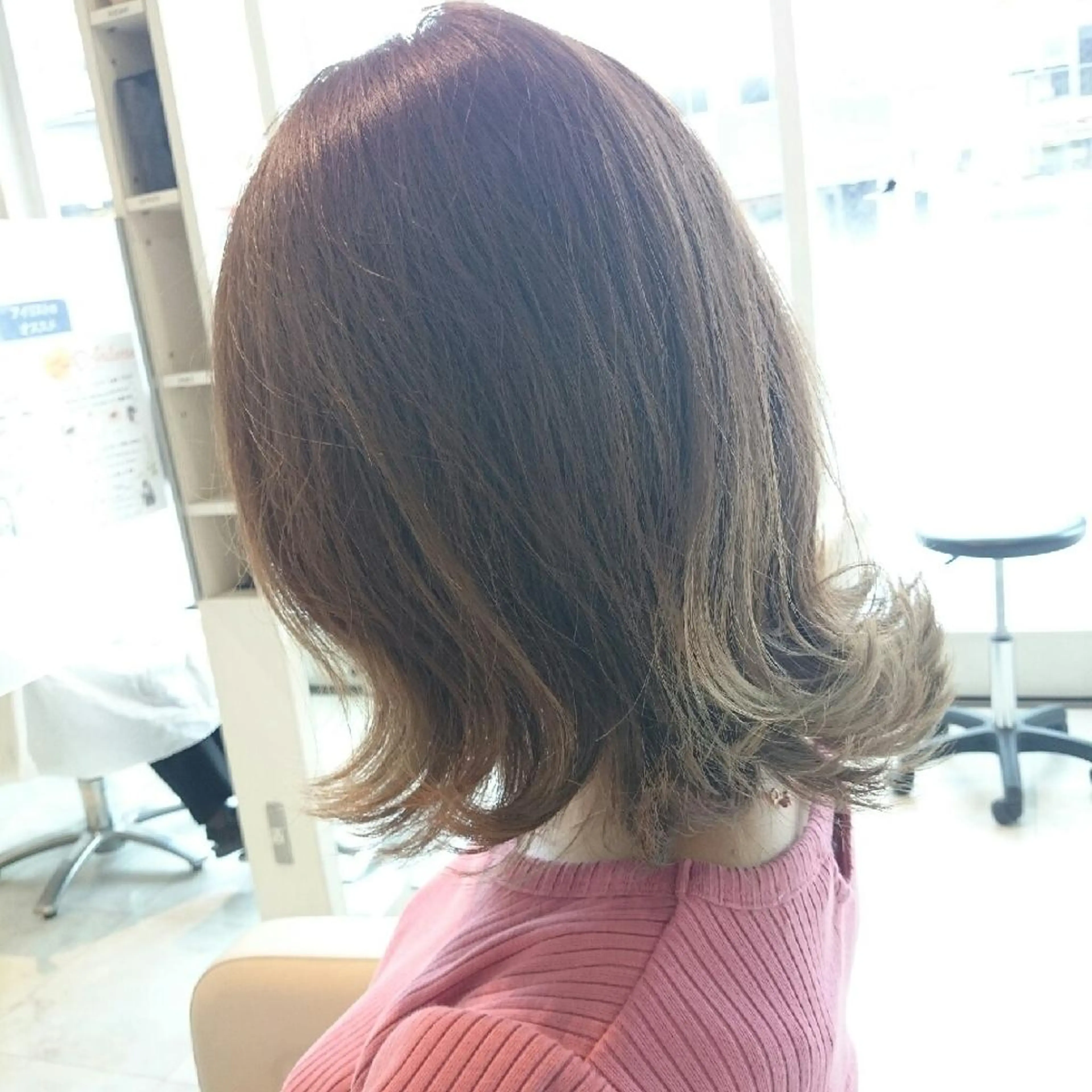 ミディアム 外ハネヘア 浦川 敬太のヘアスタイル