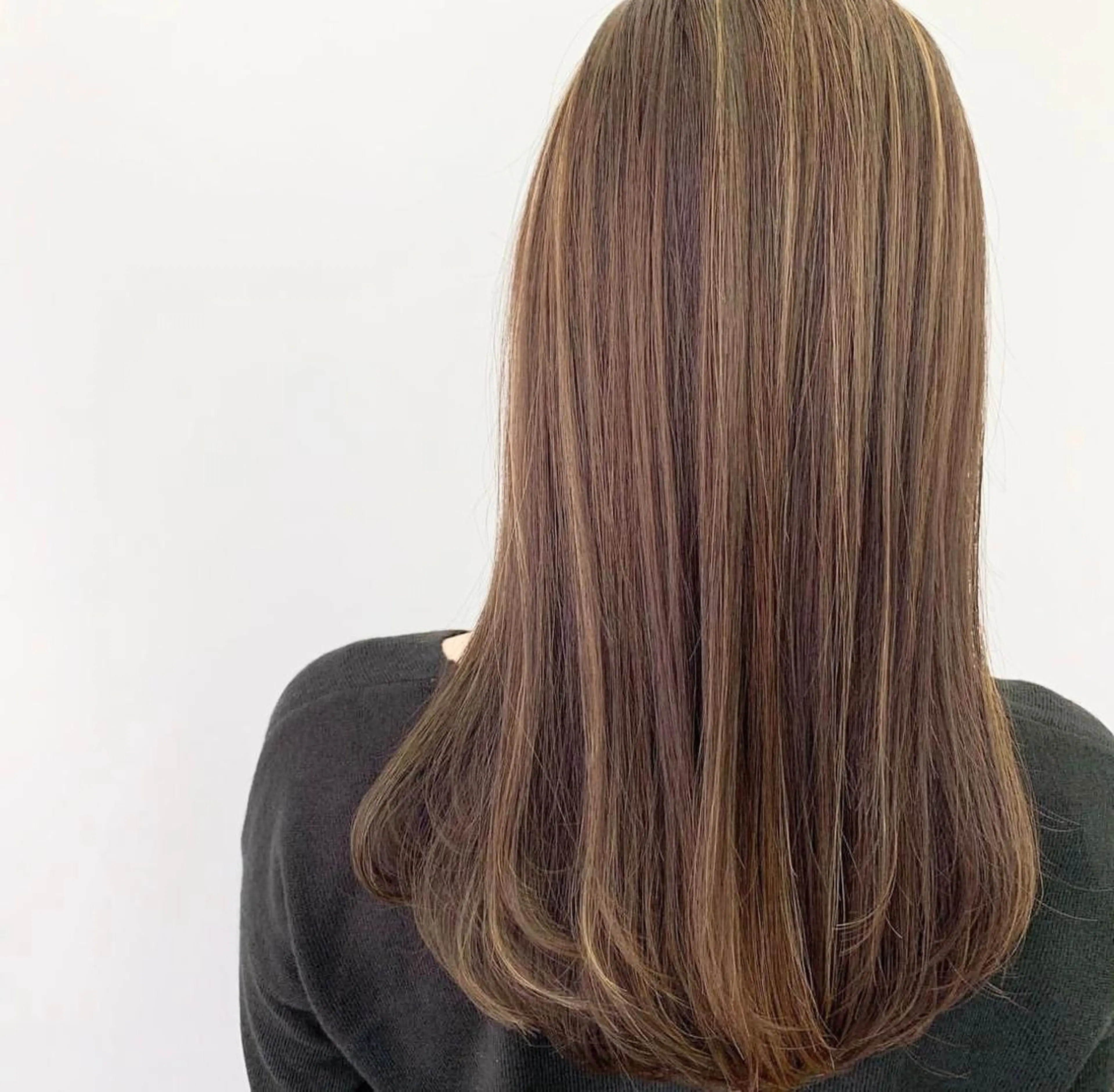 ロング カラー ケアブリーチ 黒瀬有汰のヘアスタイル