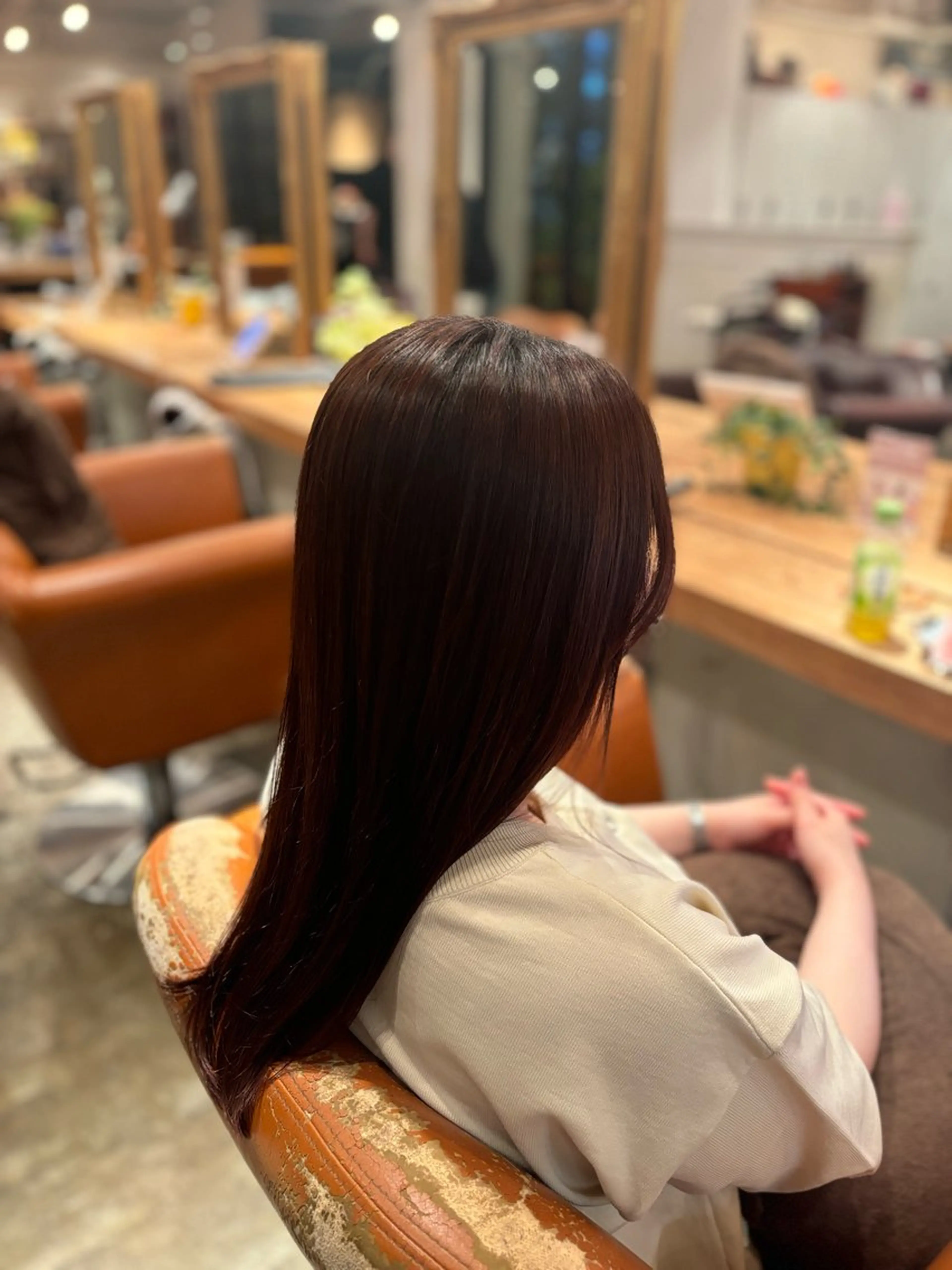 ロング パーマ 酸性ストレート ストレートパーマ カット 縮毛矯正 トリートメント 髪質改善カラー ベージュ🤎YUMEのヘアスタイル