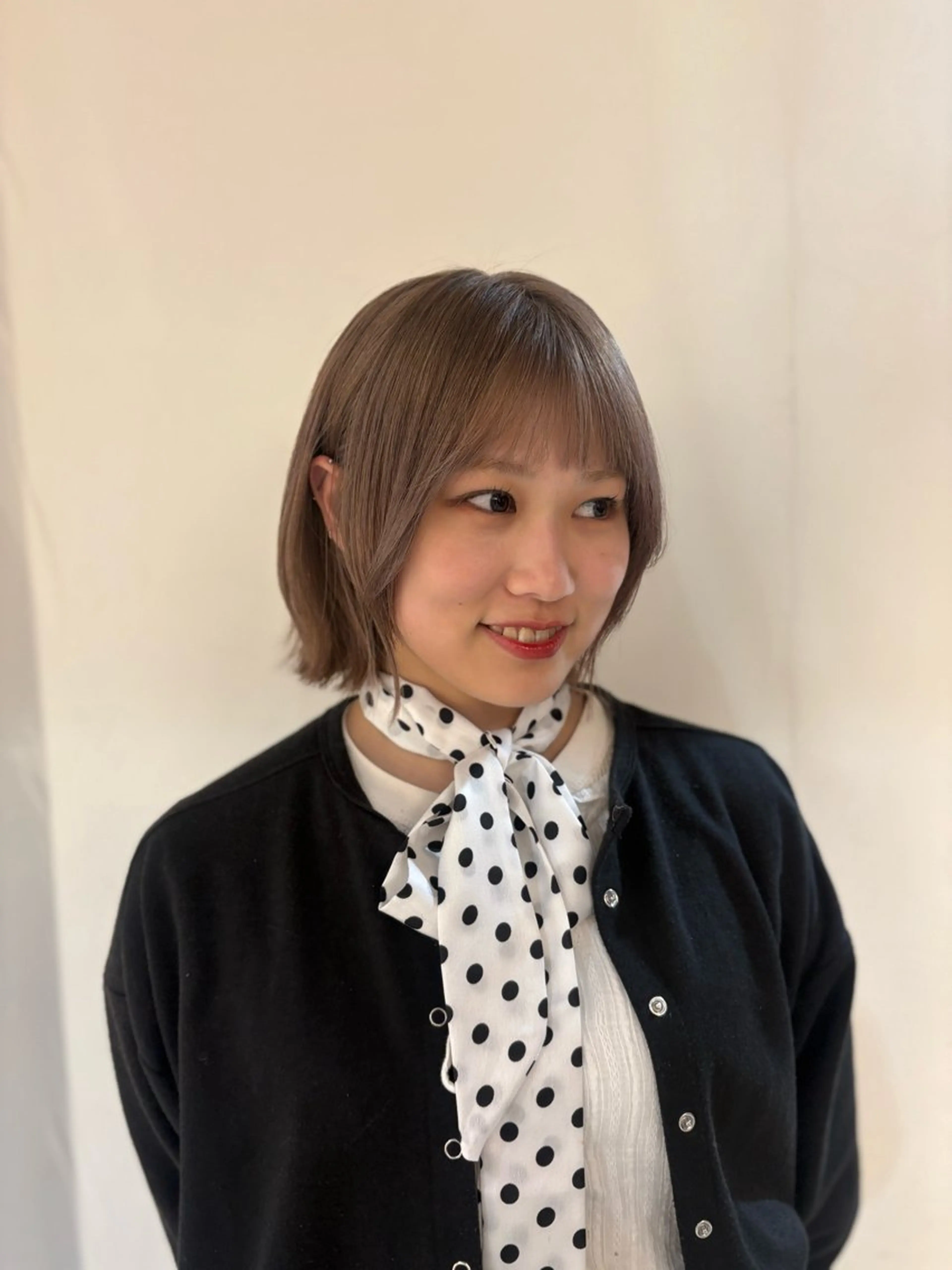 ショート カラー ブリーチ 透明感カラー グレージュ ハイトーンカラー ボブ ショート/ボブ/ ヤマシタシエのヘアスタイル