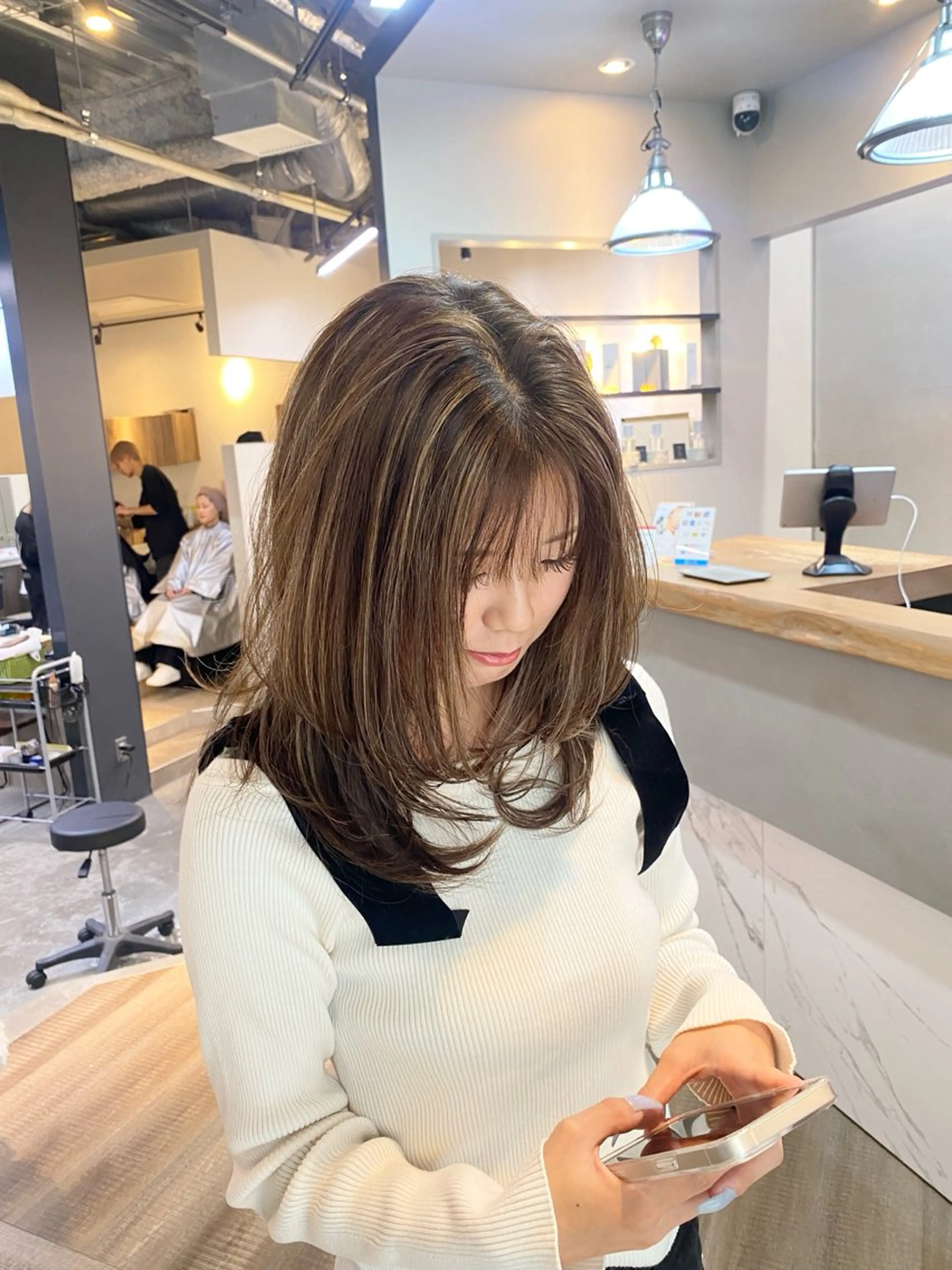 セミロング カラー ヘアカラー トリートメント 白髪ぼかしハイライト ／レイヤー中島啓太のヘアスタイル