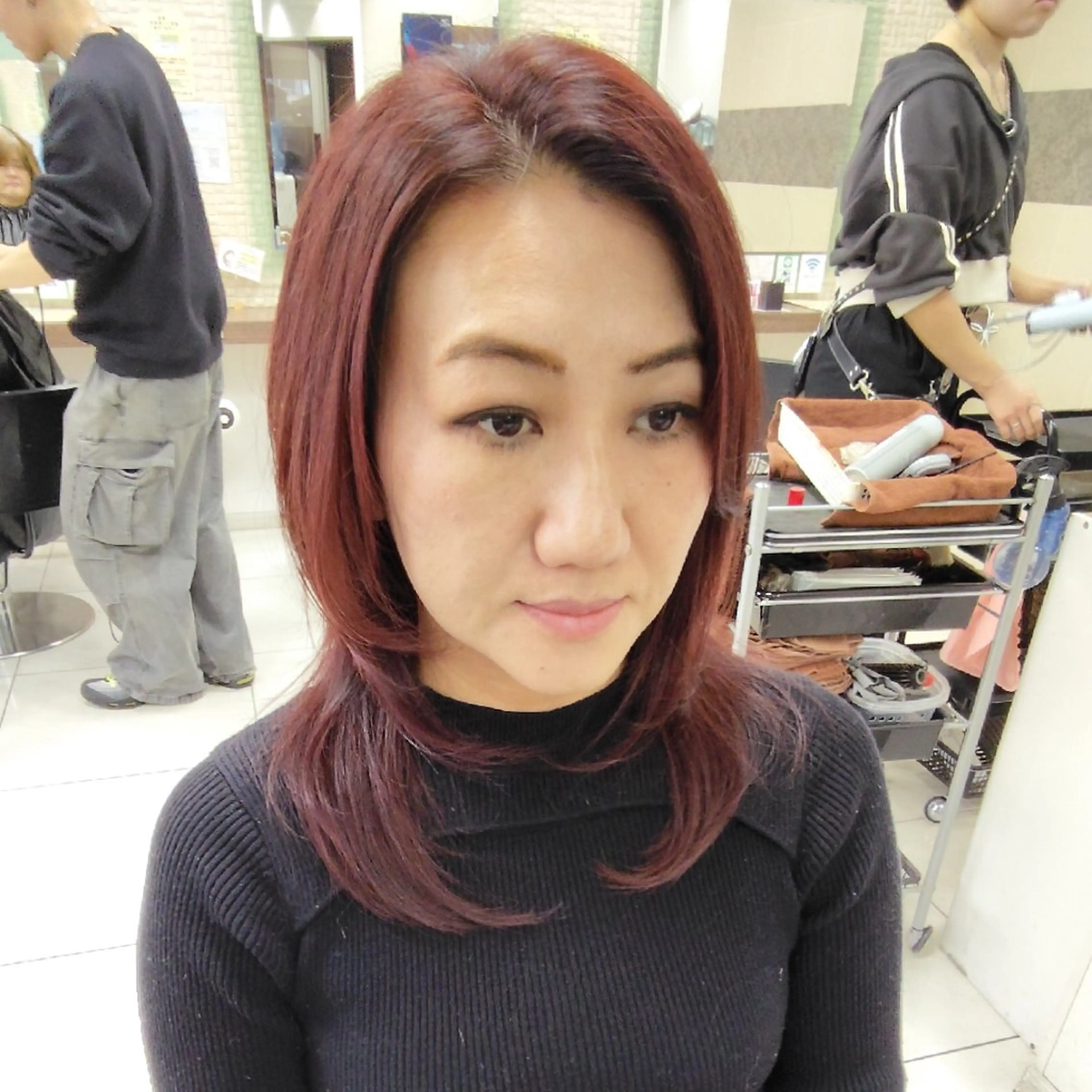 ミディアム カラー ブラウンカラー ピンクカラー ピンクブラウン 顔周りカット レイヤーカット 本間 郁梨のヘアスタイル