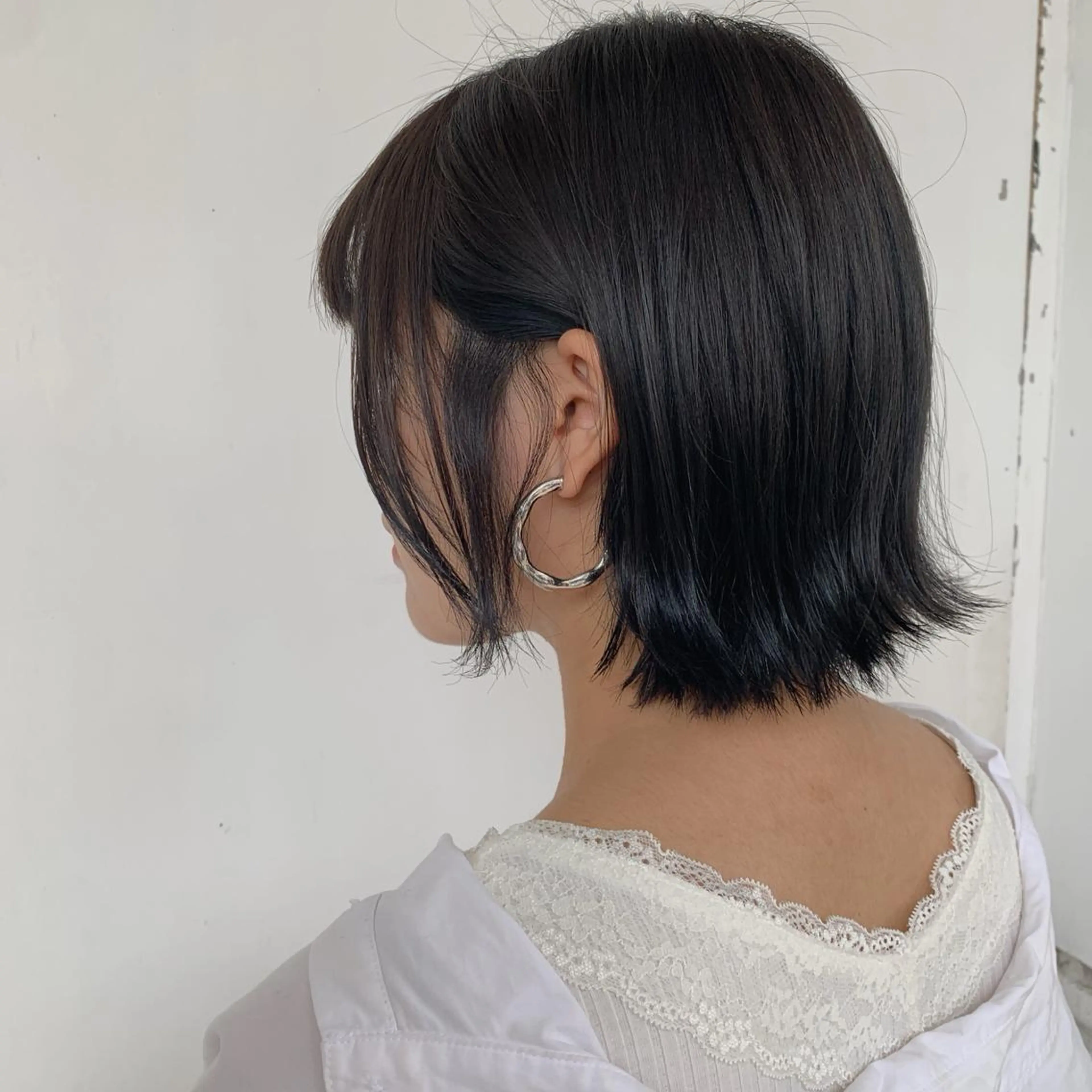 ショート カラー 黒髪 ブルーカラー ブルーブラック ボブ カット ヘアカラー トリートメント m ā l o.🌷 サカモトマイコのヘアスタイル