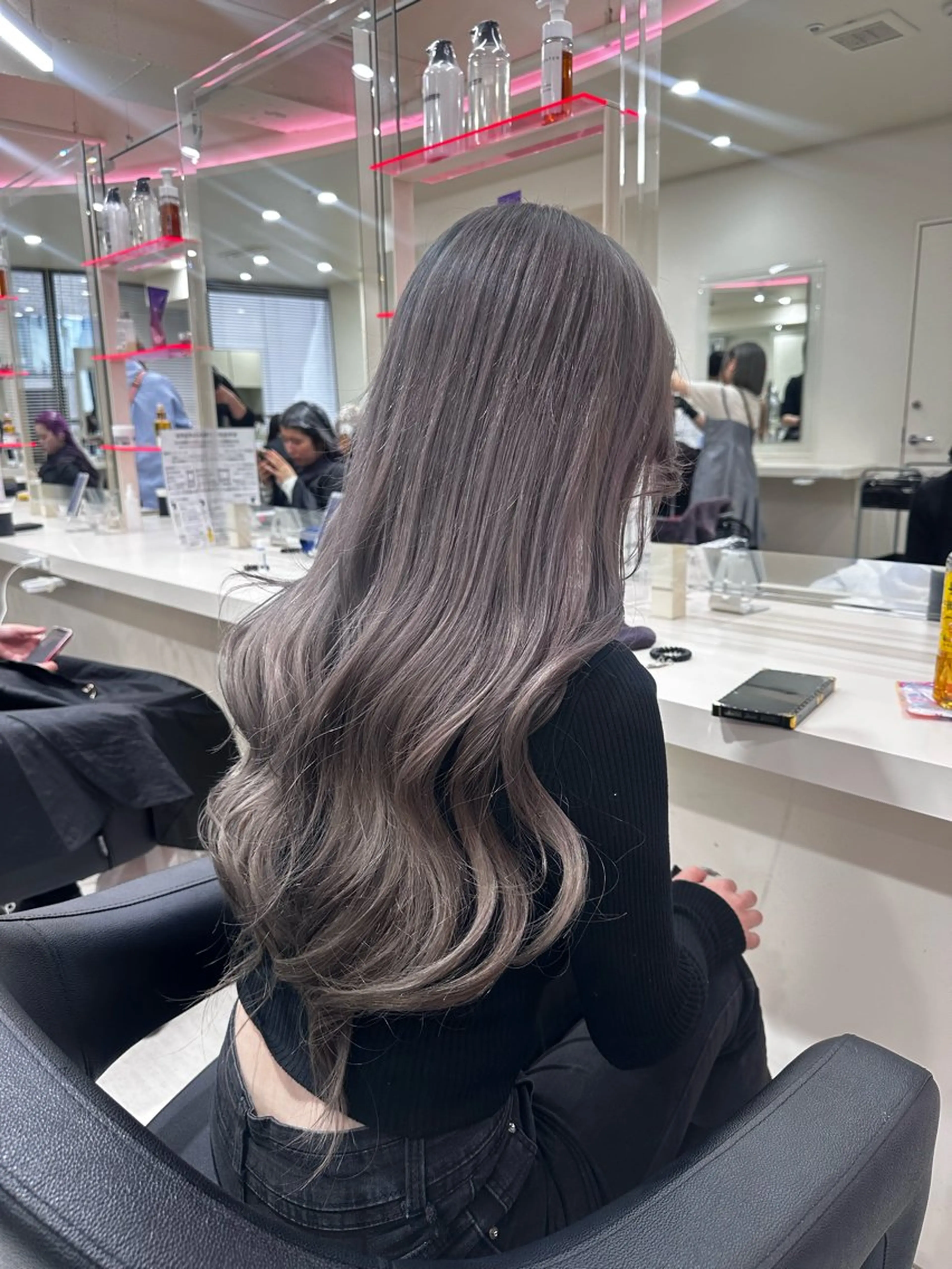 ロング ️🫧 AINE 🫧ハイトーンカラーのヘアスタイル