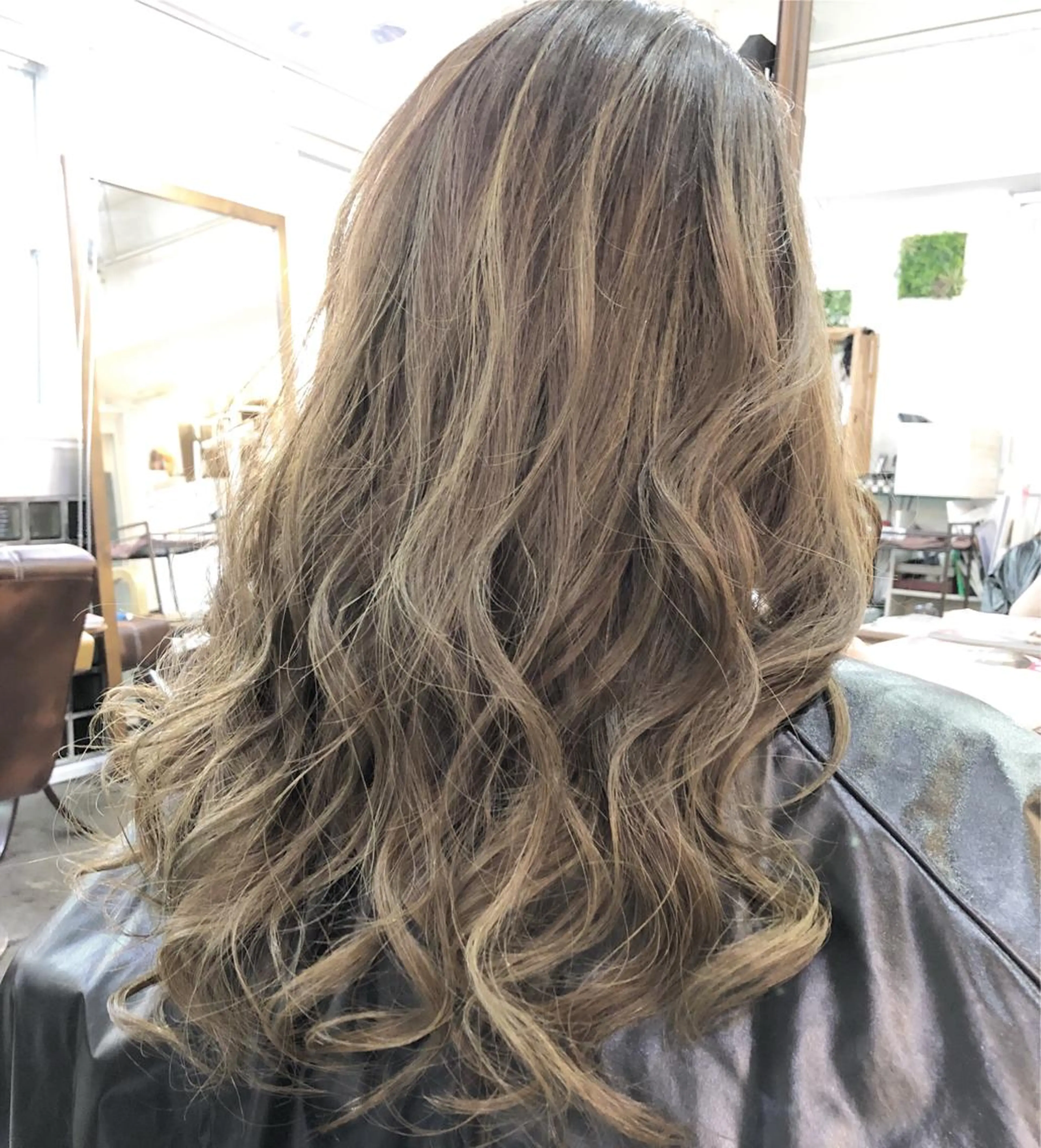 ロング カット ヘアカラー トリートメント 吉田 典弘のヘアスタイル