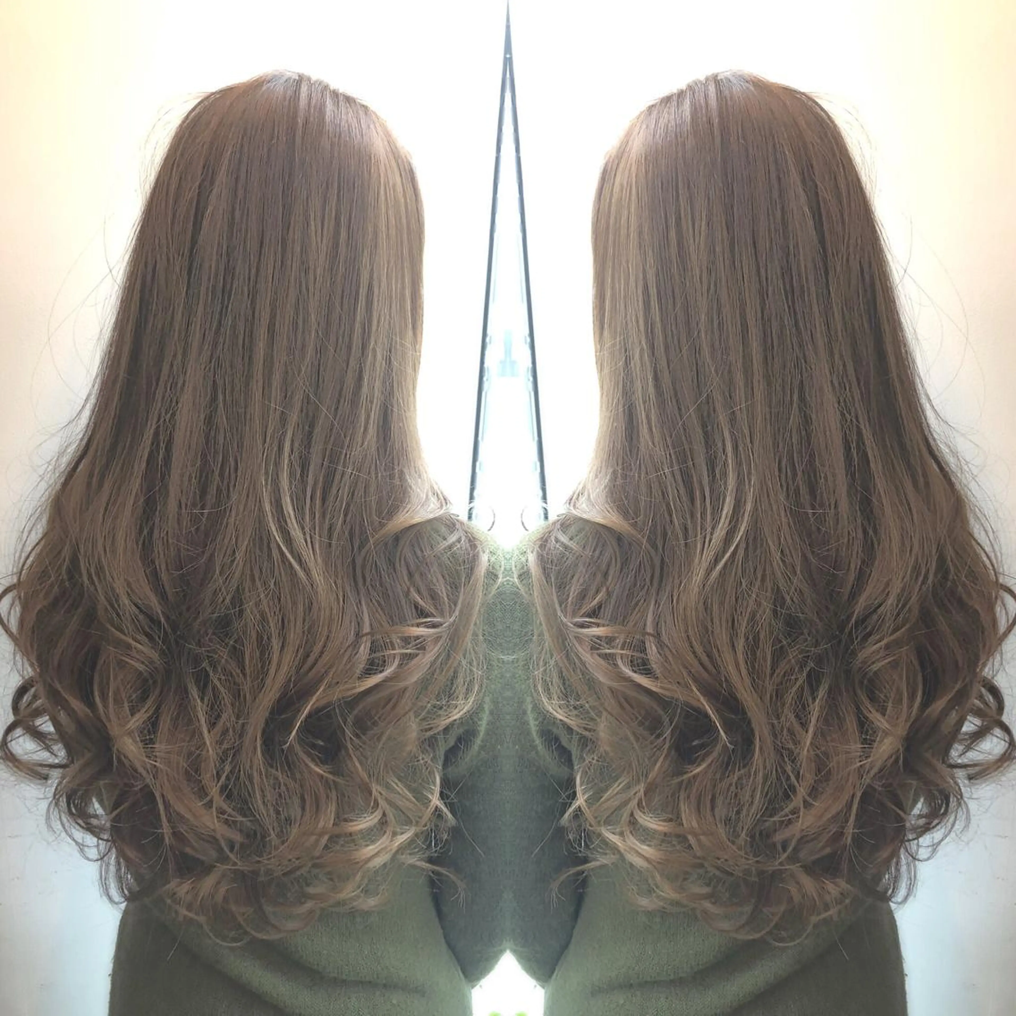 ロング カラー カット ヘアカラー トリートメント 吉本 yoshimotoのヘアスタイル