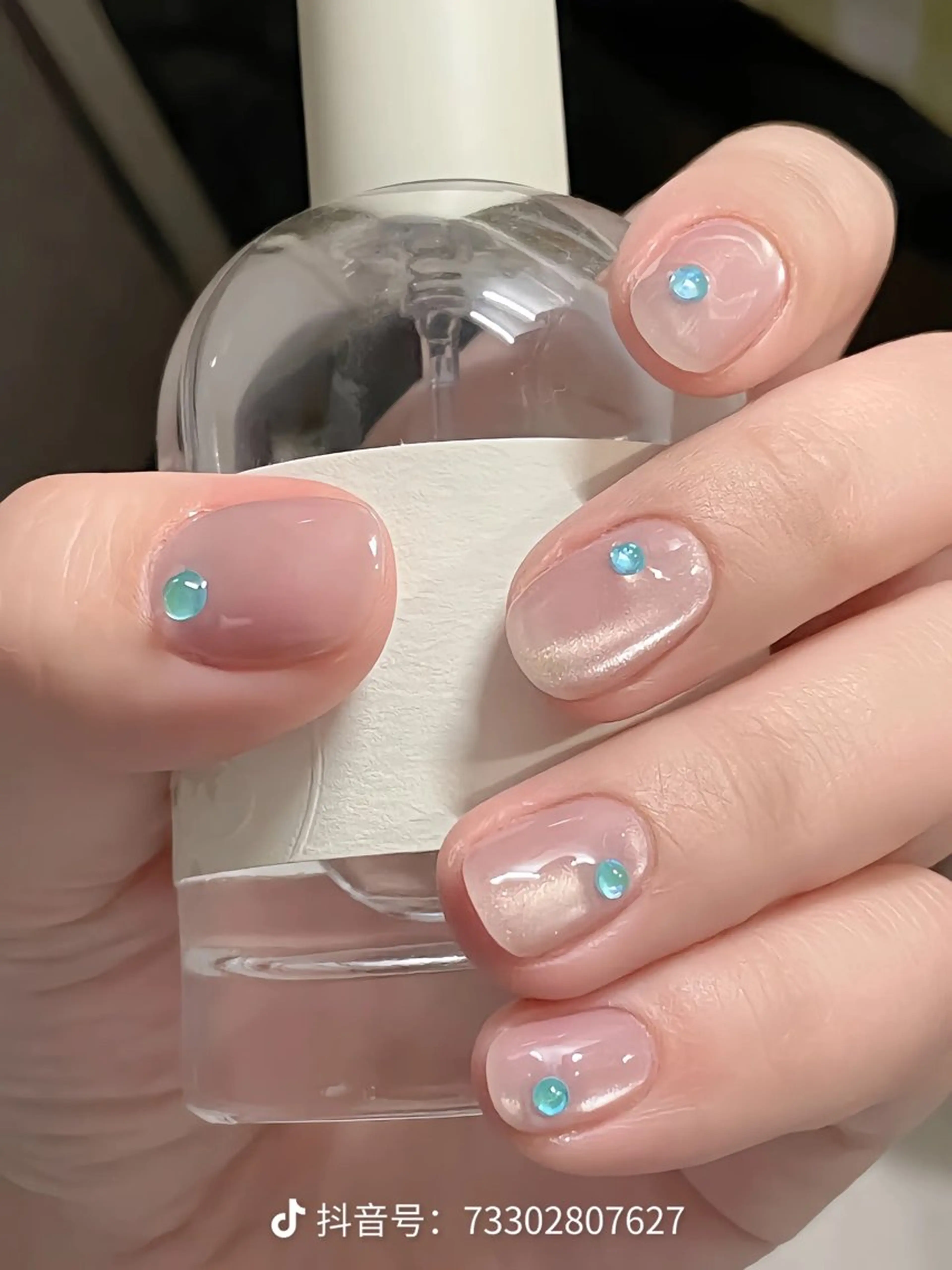 ネイル ジェルネイル マグネットネイル ハンドネイル エリ🫧 nail池袋東口のネイルデザイン