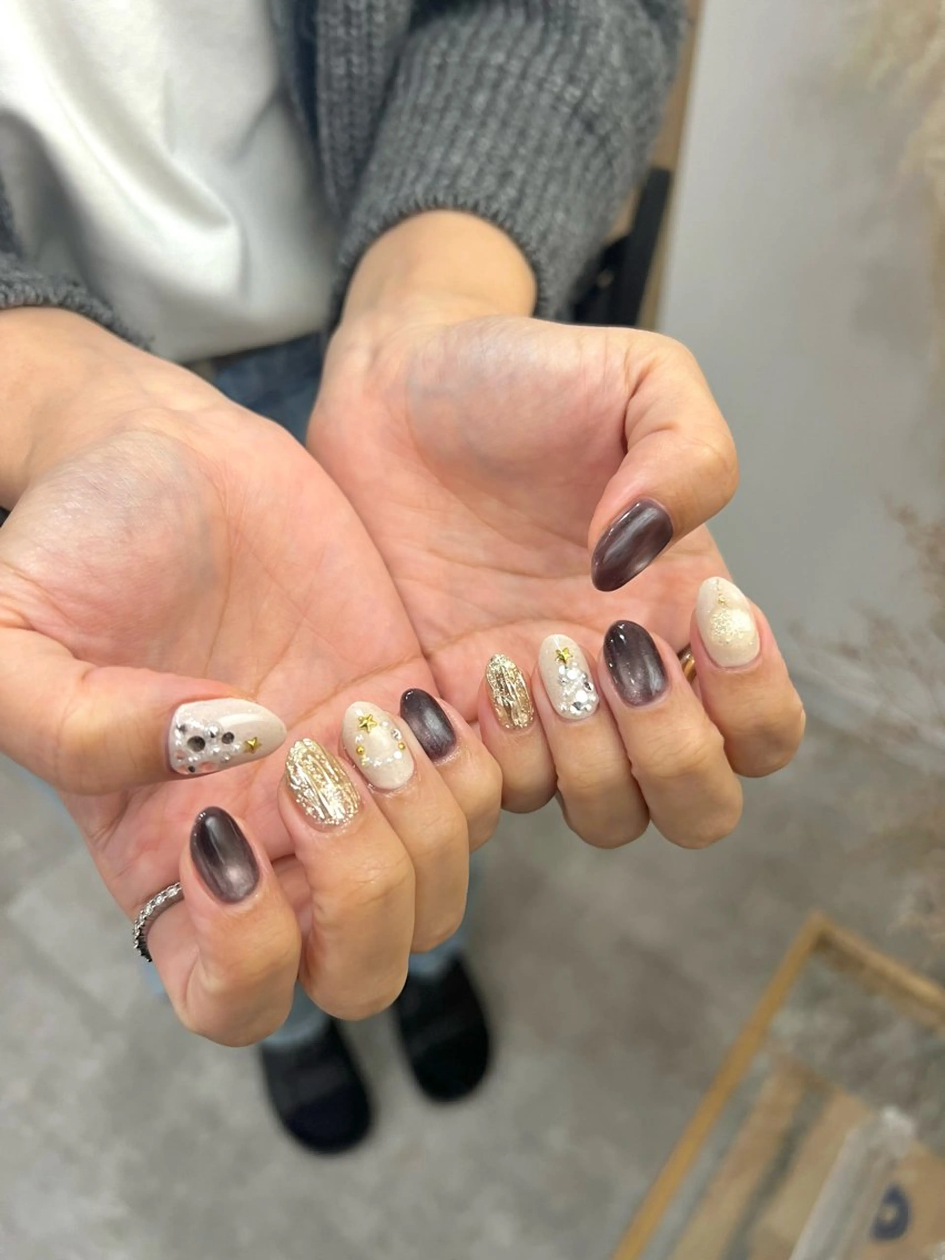 ネイル 持ち込み 冬ネイル クリスマス ハンドネイル ハンドケア NAGISA🧁🎀 持ち込み⌇パラジェルのネイルデザイン